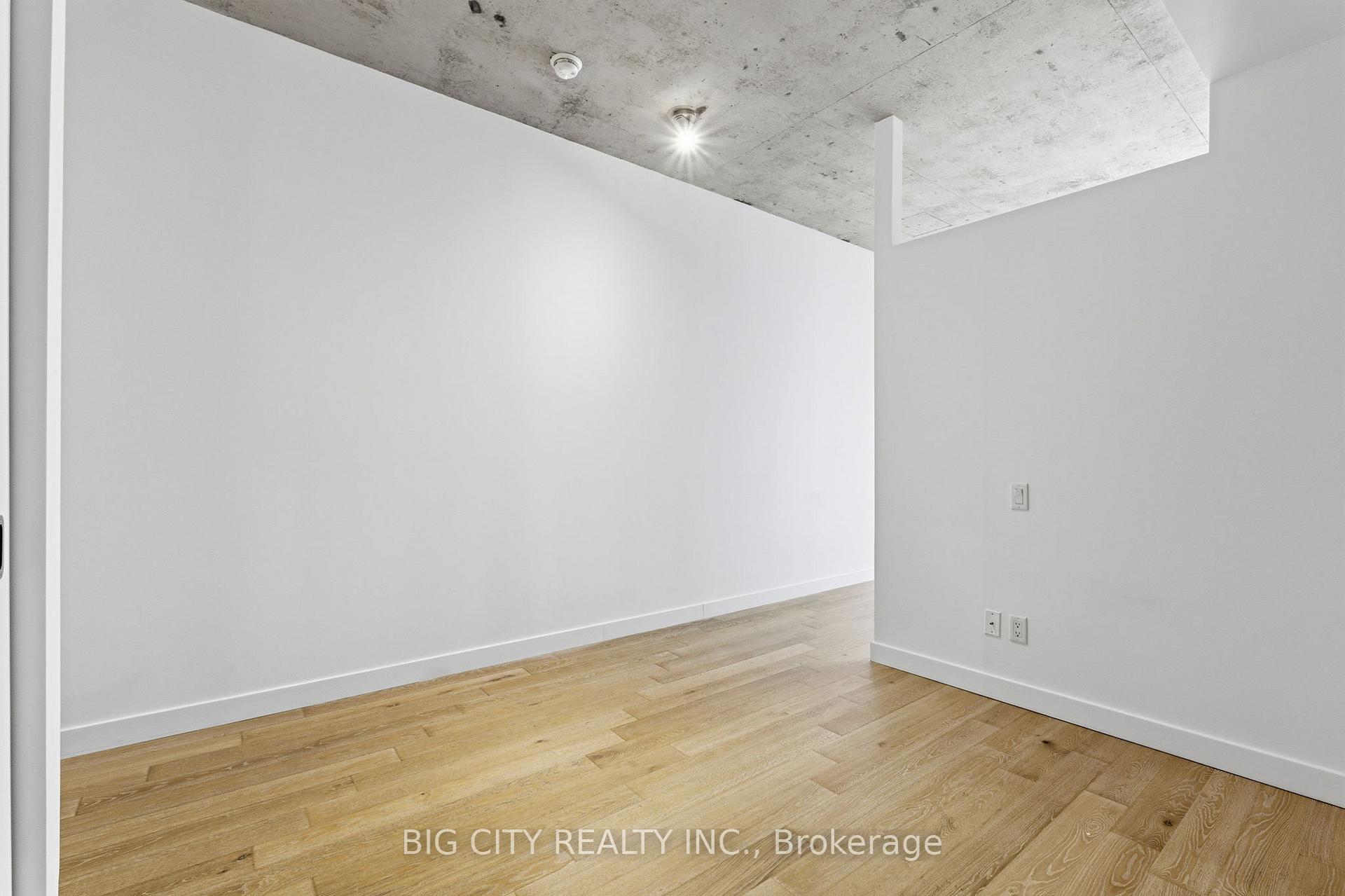 Photo 8 of 25 Stafford St, Unit 502