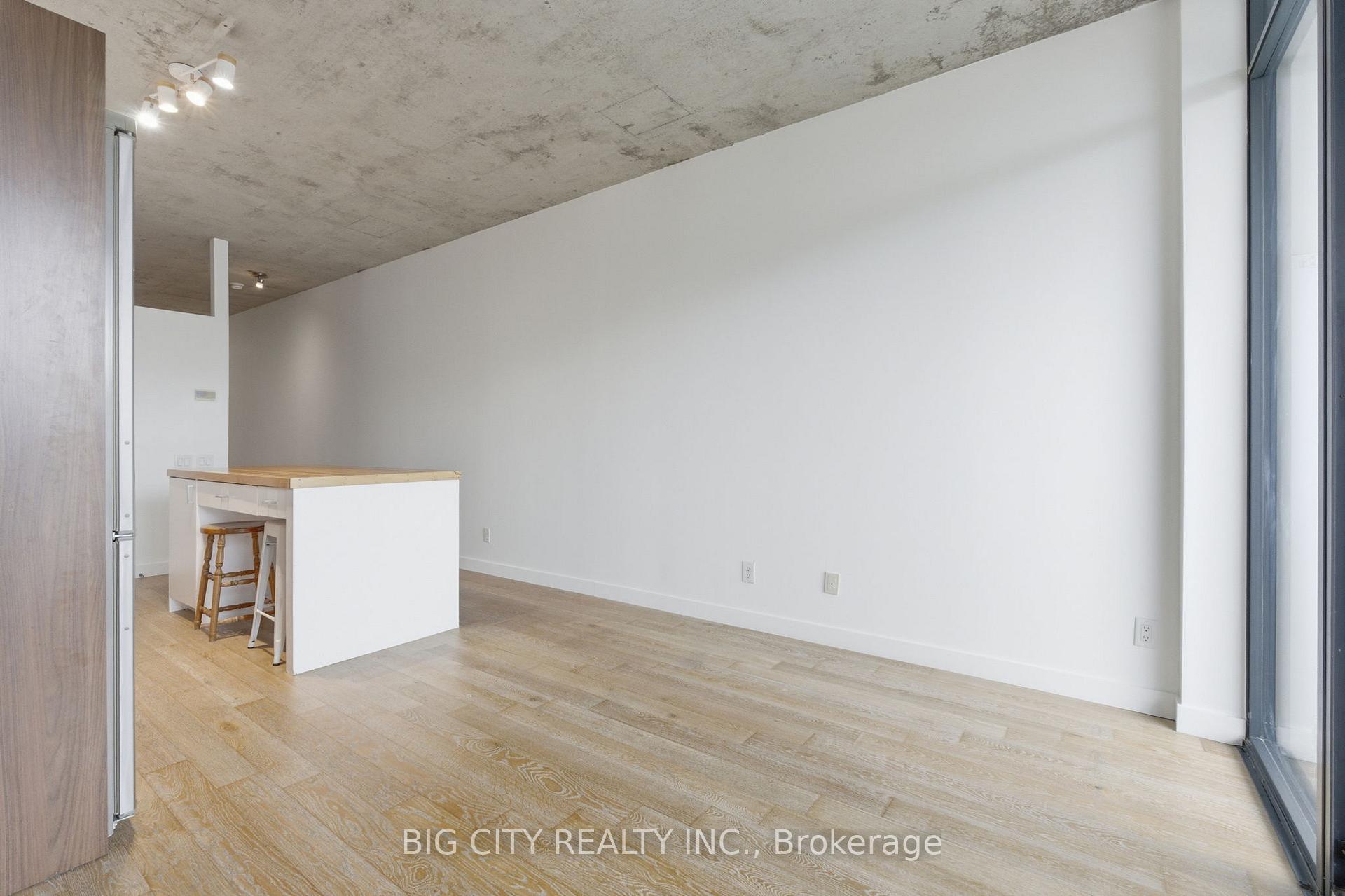 Photo 18 of 25 Stafford St, Unit 502