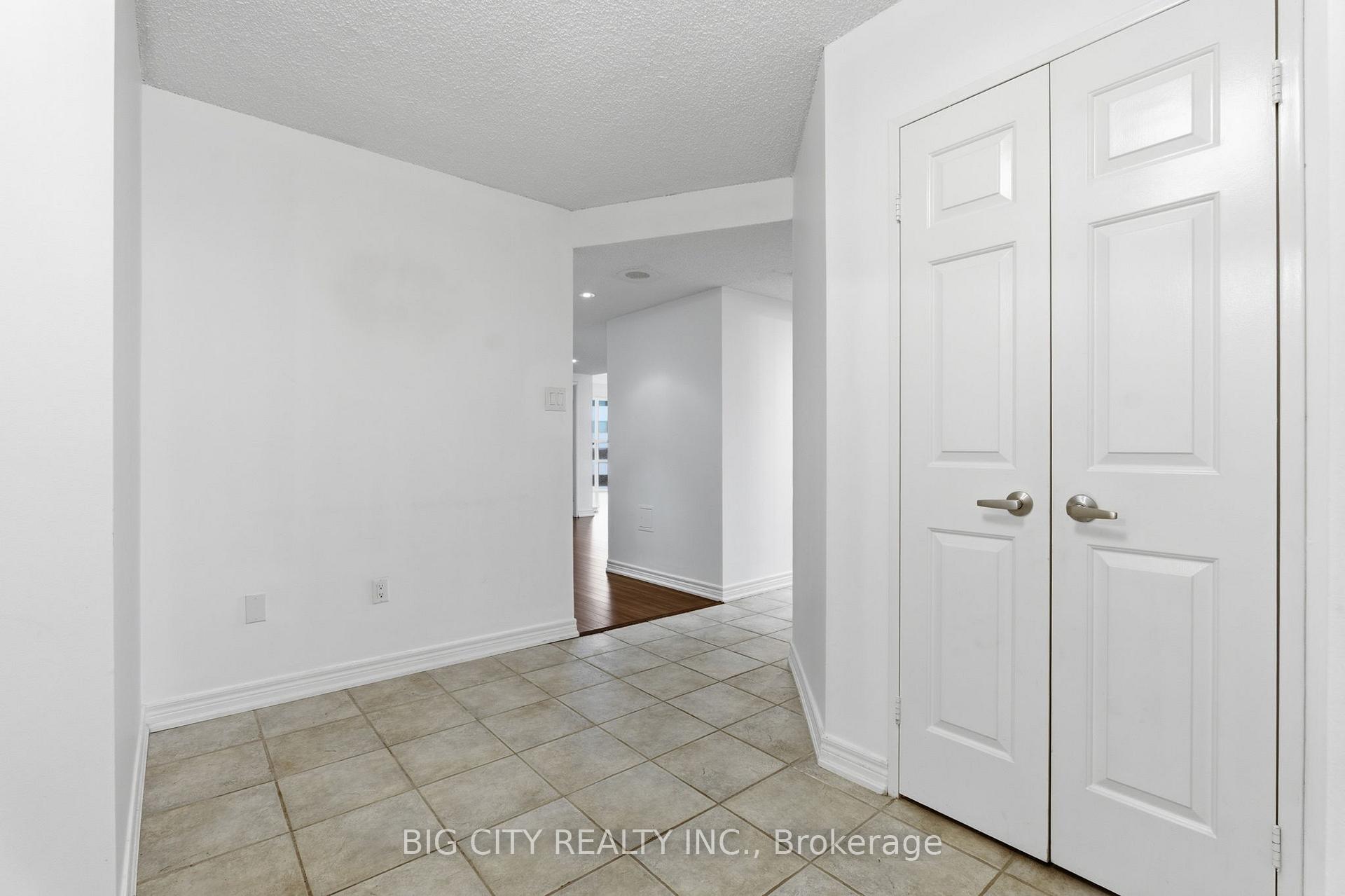 Photo 11 of 131 Beecroft Rd, Unit 1406