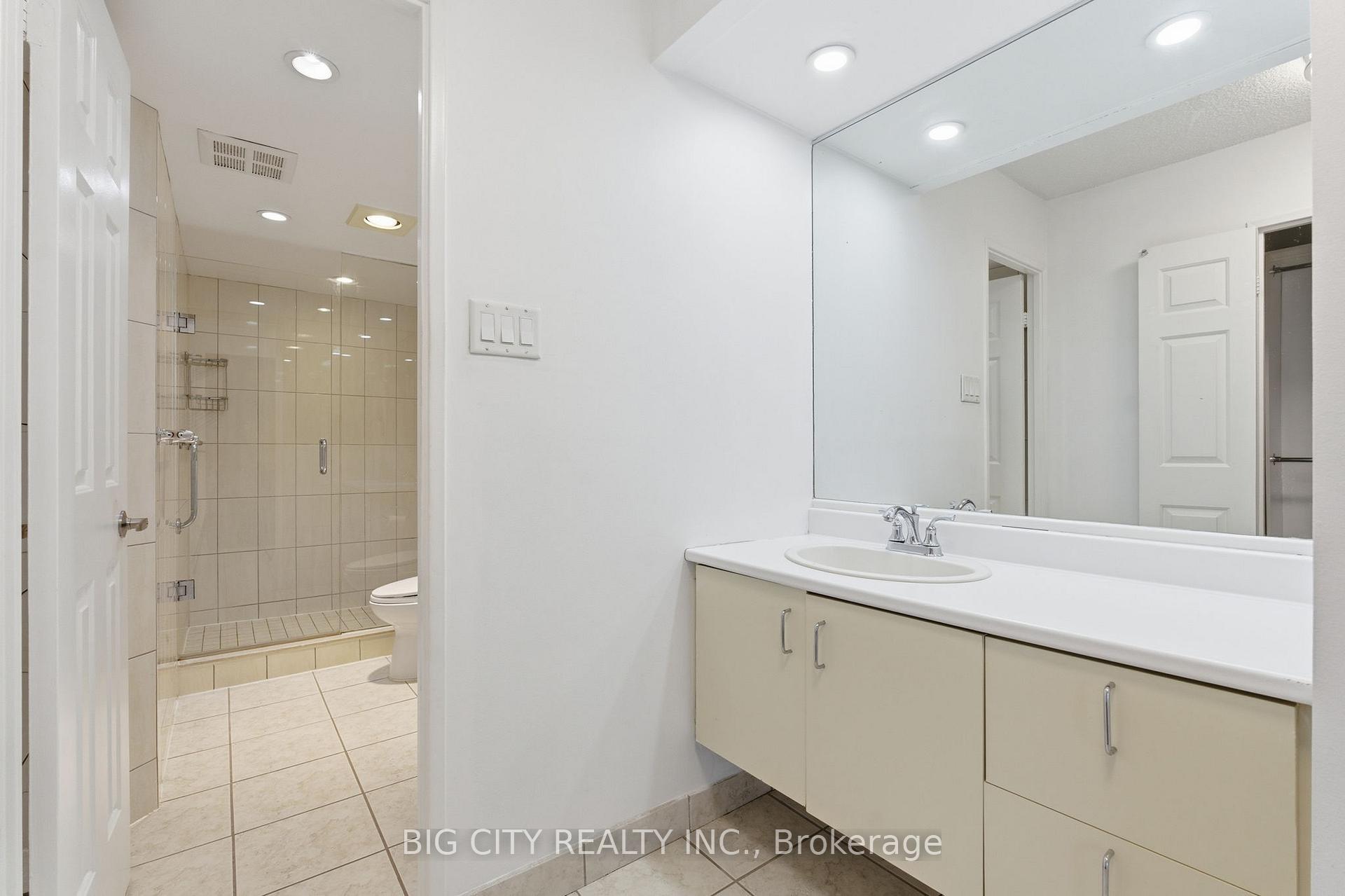 Photo 38 of 131 Beecroft Rd, Unit 1406
