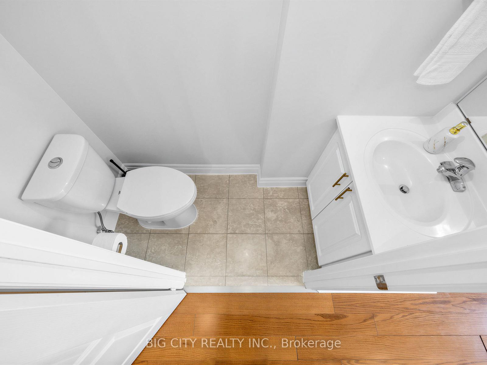 Photo 10 of 188 Doris Avenue, Unit 605