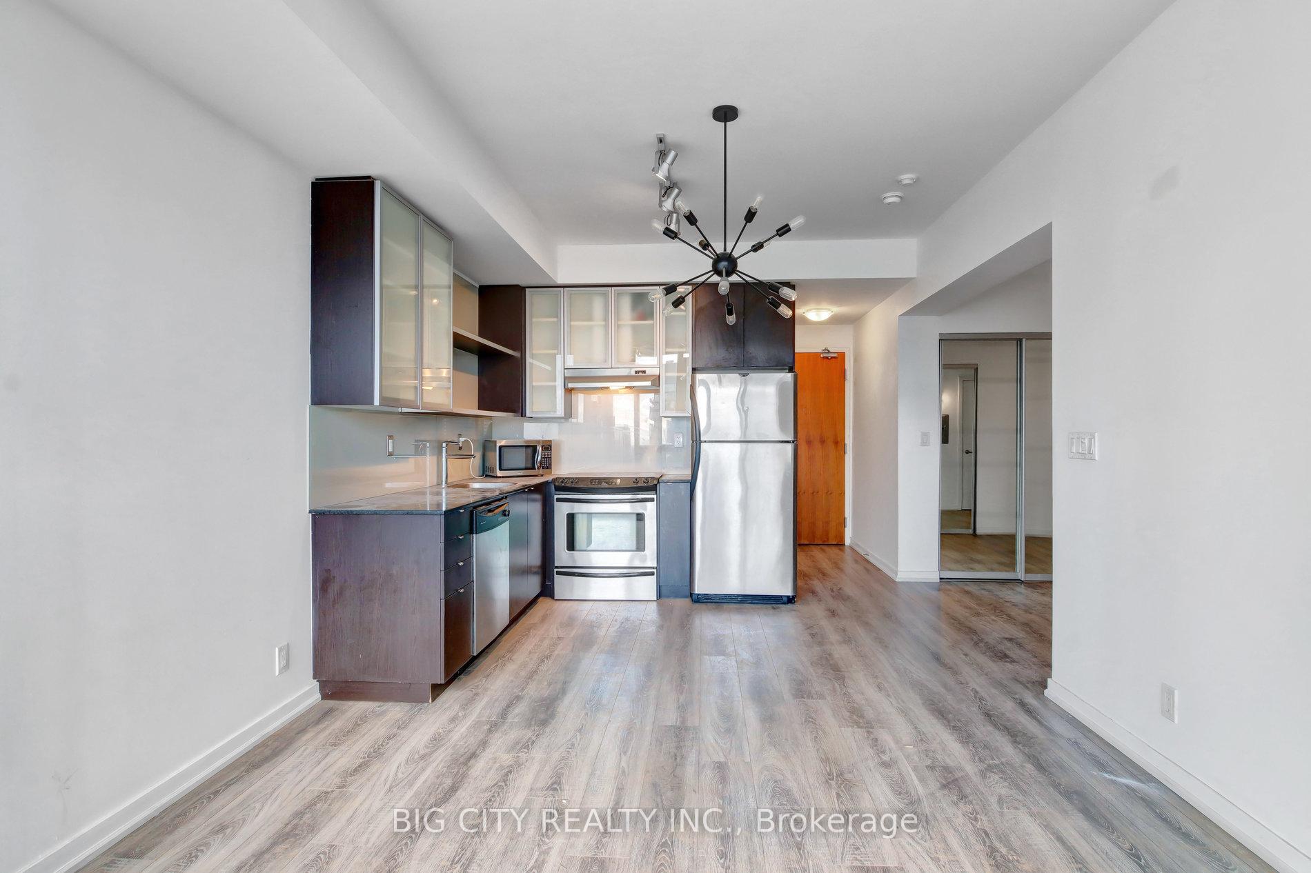 Photo 4 of 33 Lombard Street, Unit 2001
