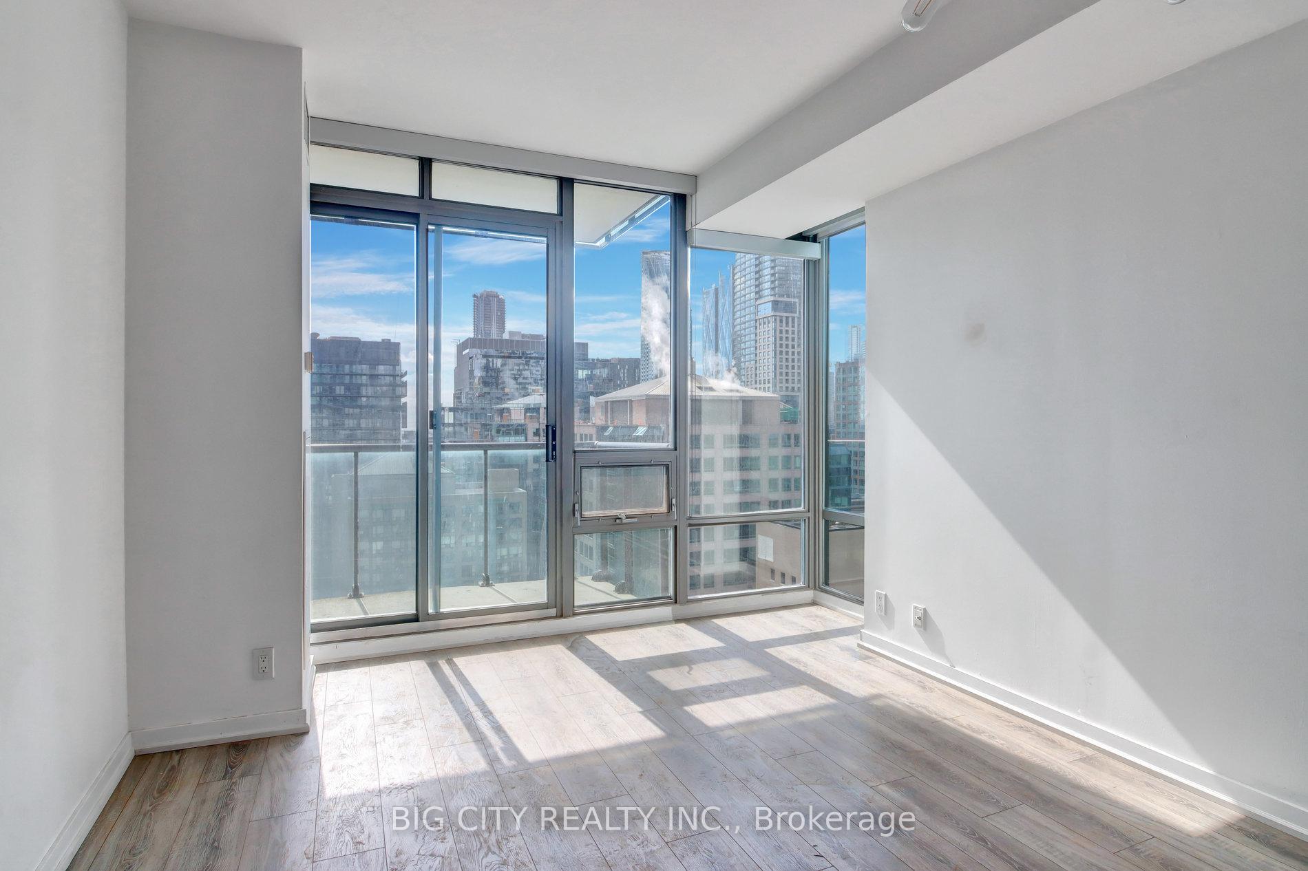 Photo 6 of 33 Lombard Street, Unit 2001