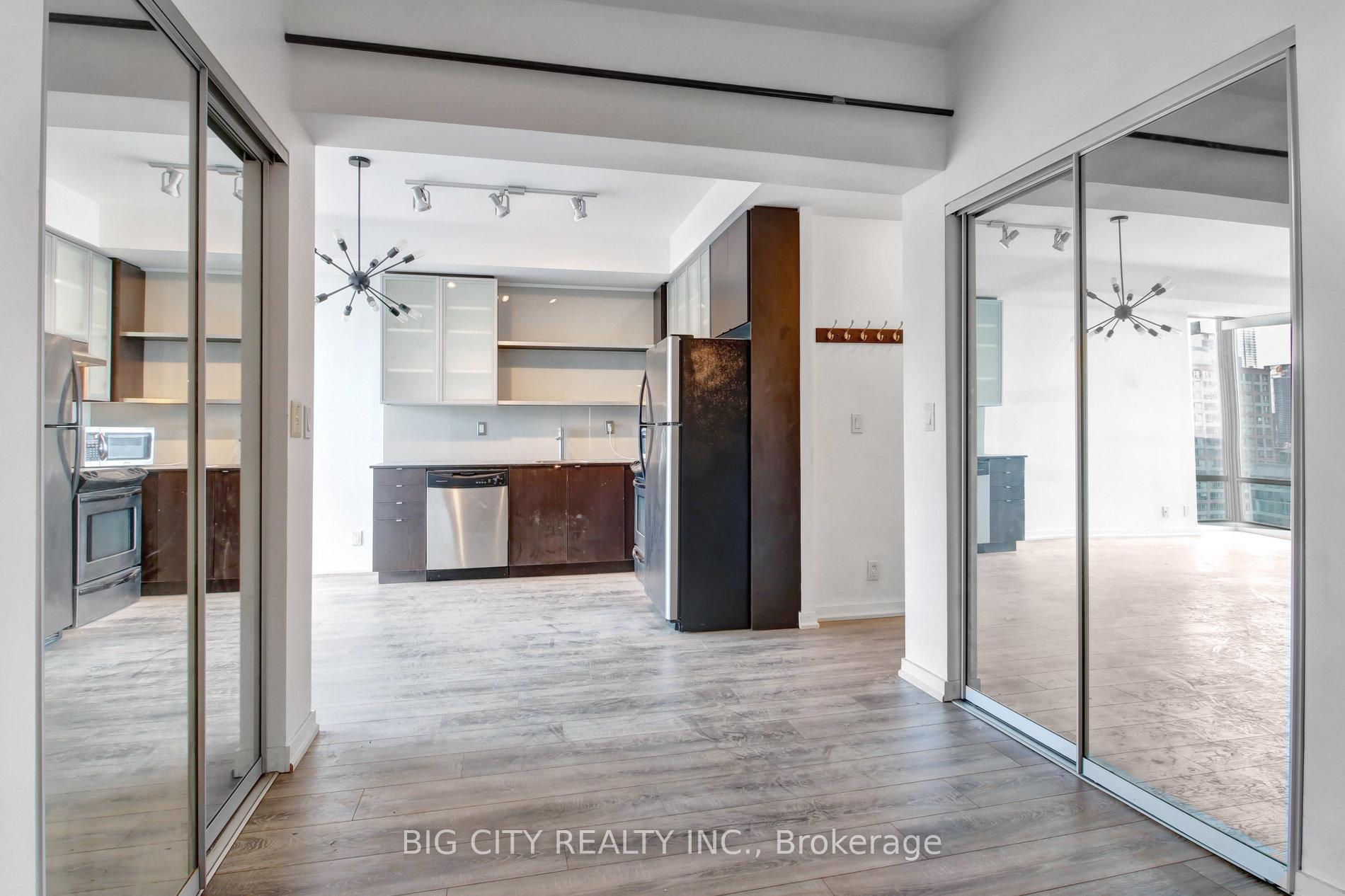 Photo 8 of 33 Lombard Street, Unit 2001