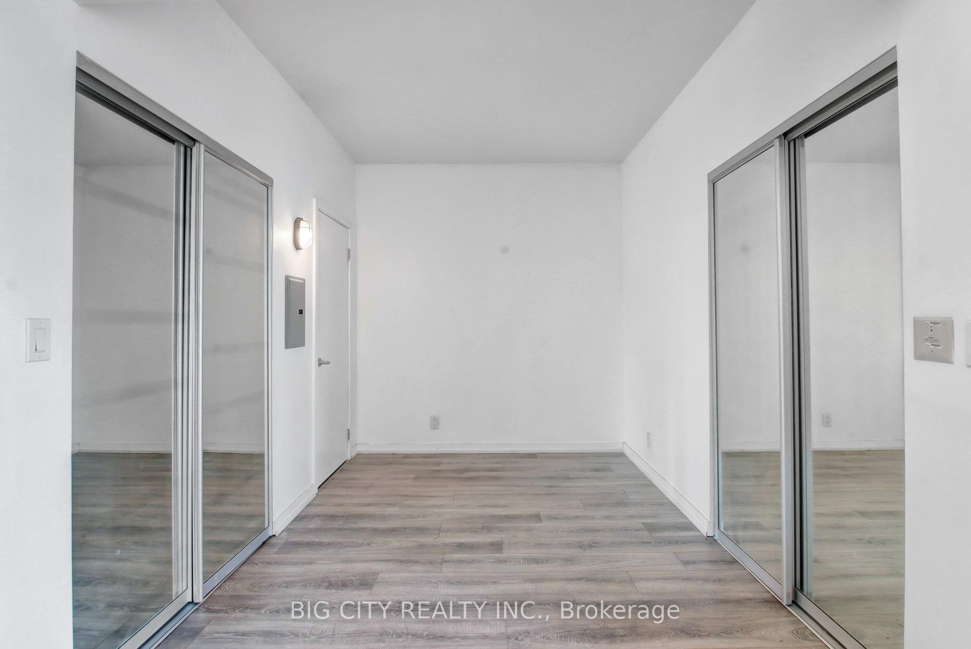 Photo 9 of 33 Lombard Street, Unit 2001