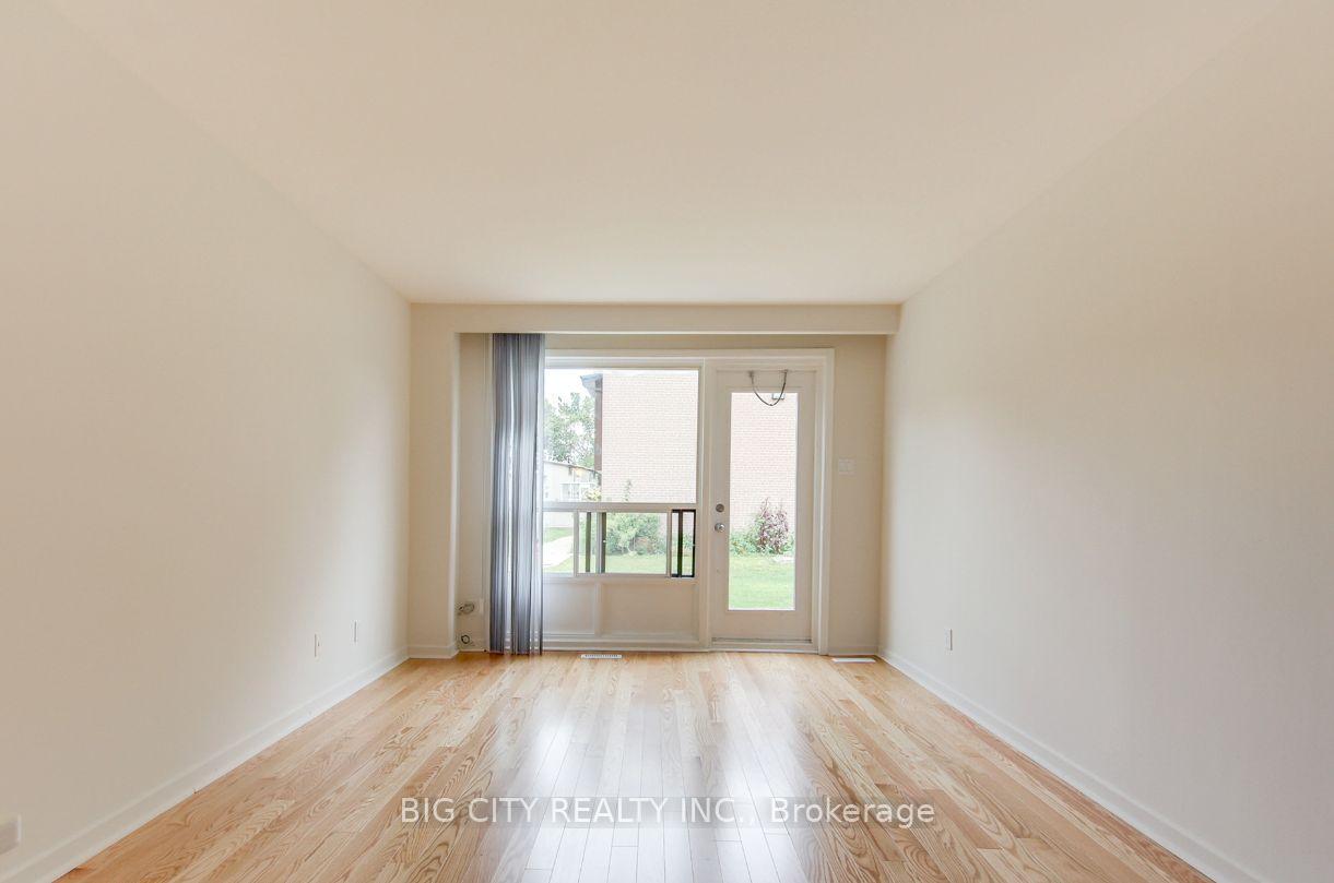 Photo 5 of 3092 Don Mills Rd, Unit 16