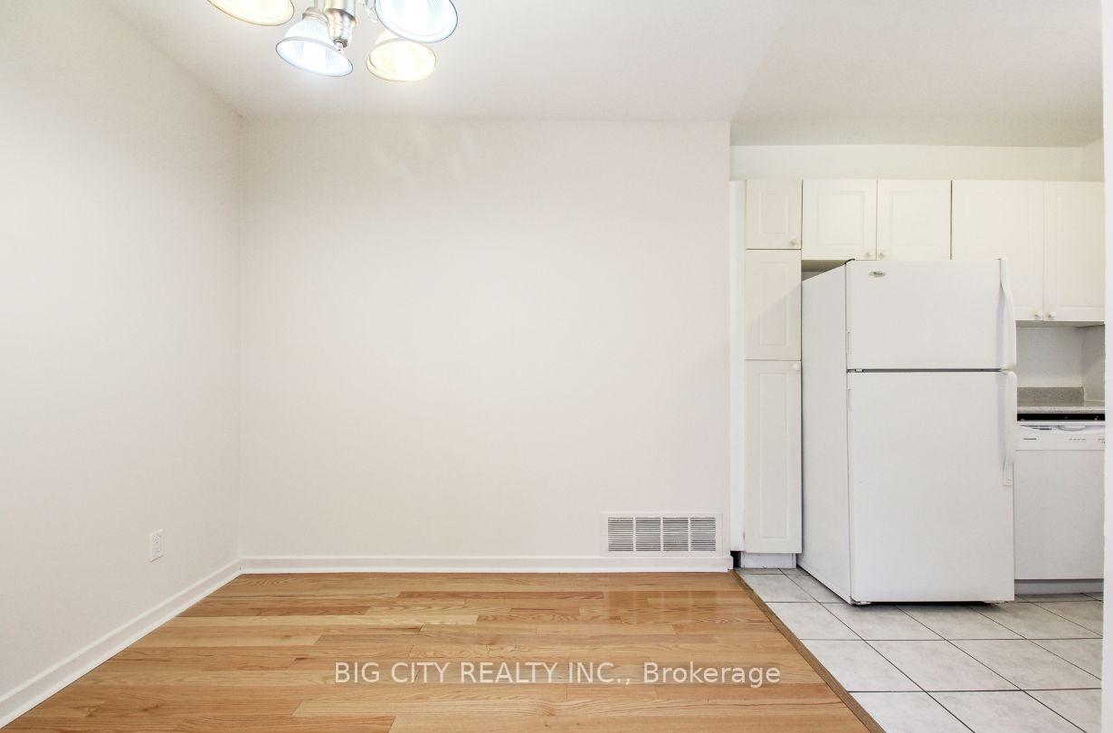 Photo 7 of 3092 Don Mills Rd, Unit 16