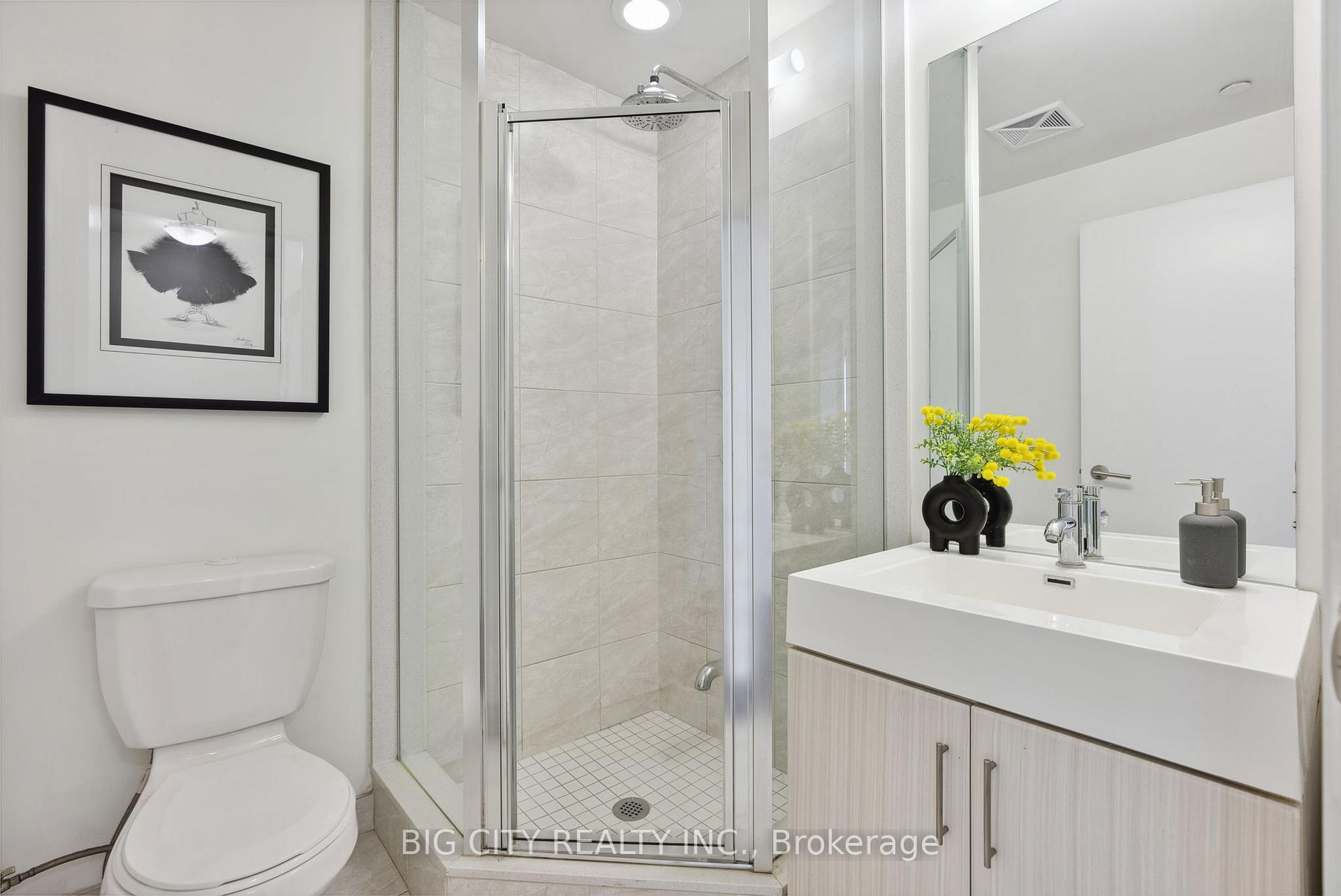Photo 7 of 160 Vanderhoof Ave, Unit 1609