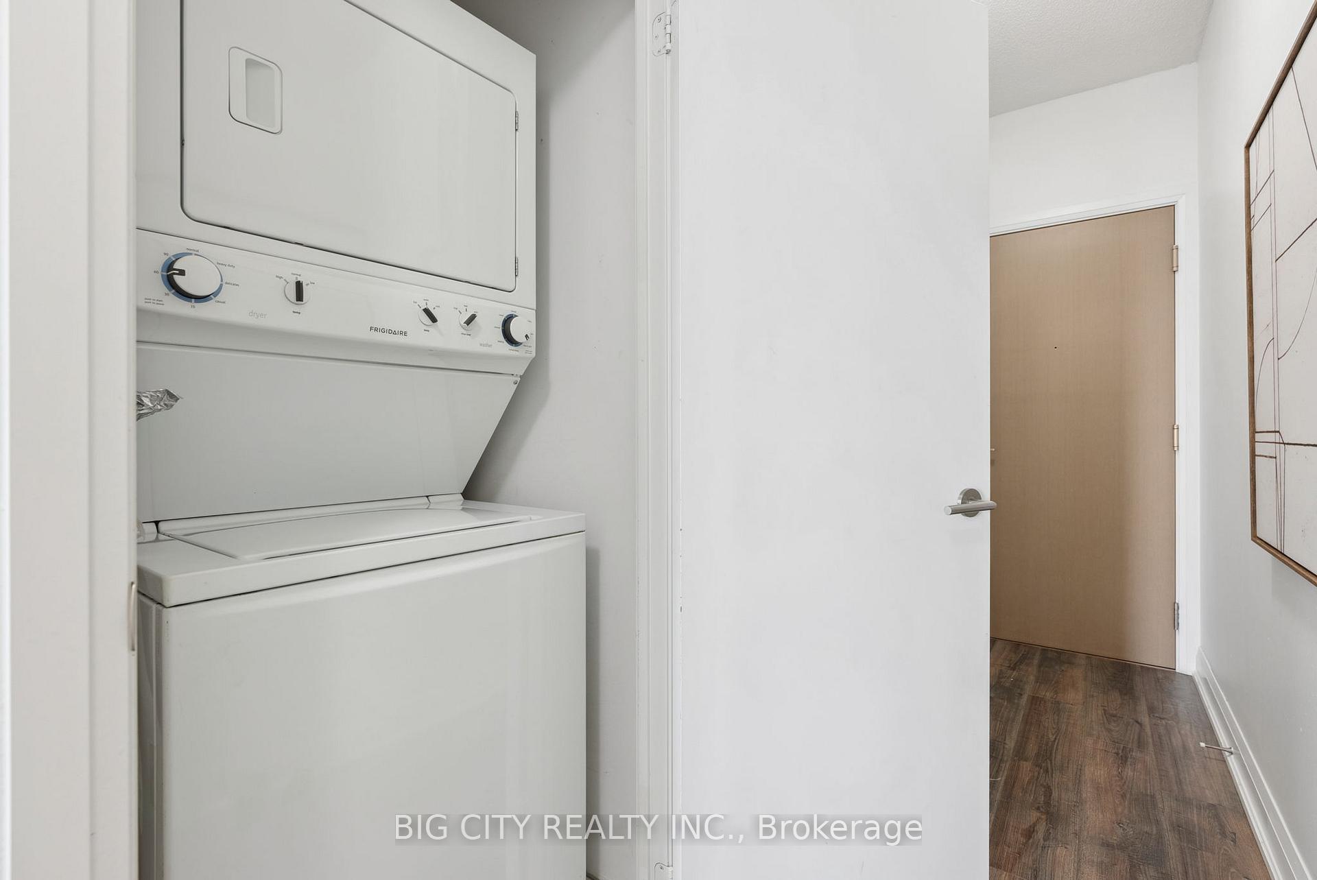 Photo 8 of 160 Vanderhoof Ave, Unit 1609