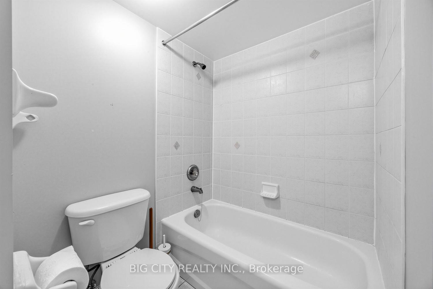Photo 16 of 80 Aerodrome Crescent, Unit 101