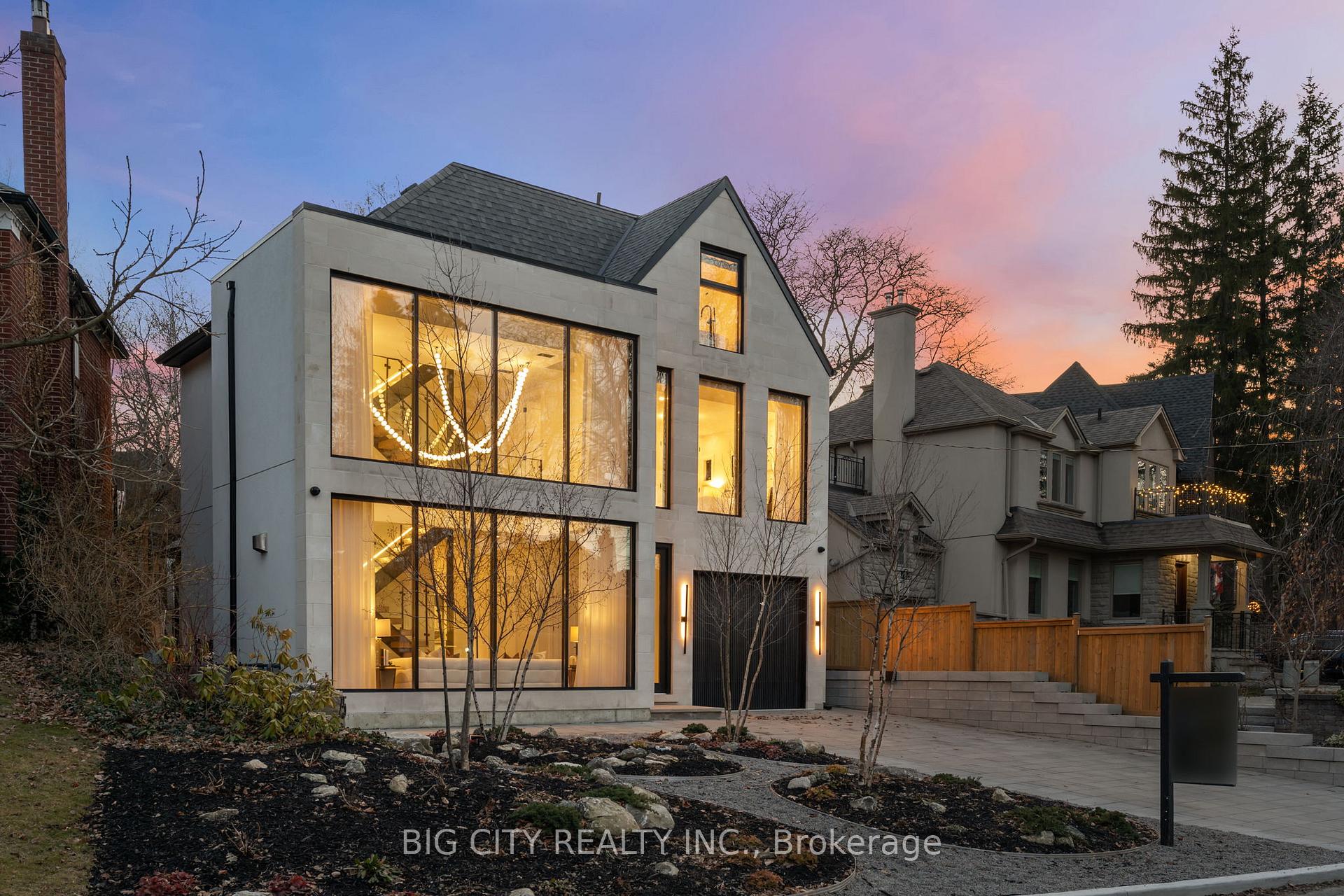 75 Lawrence Crescent