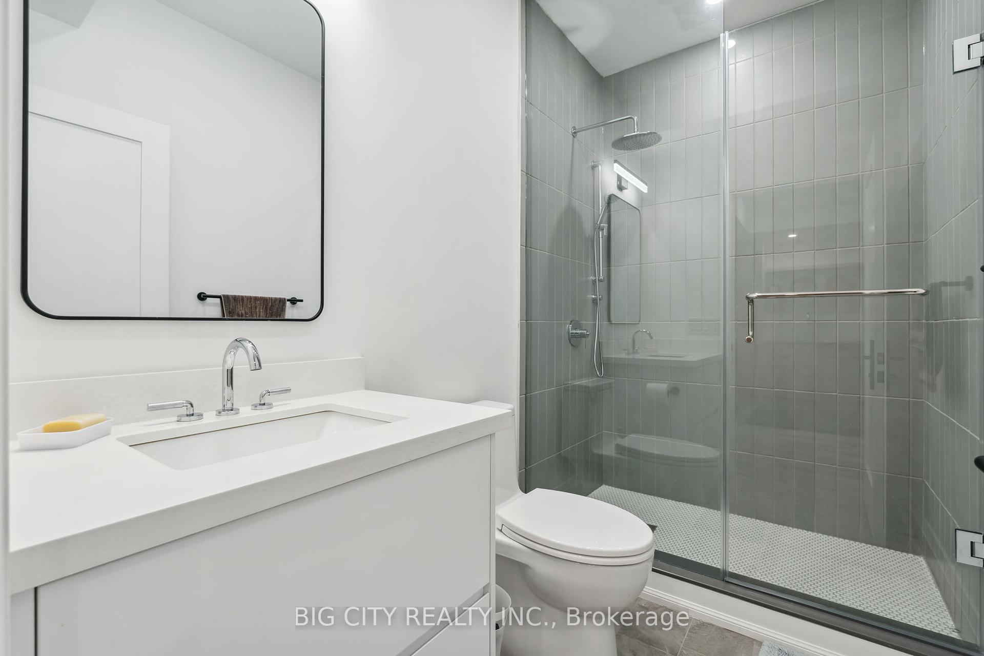 Photo 42 of 75 Lawrence Crescent