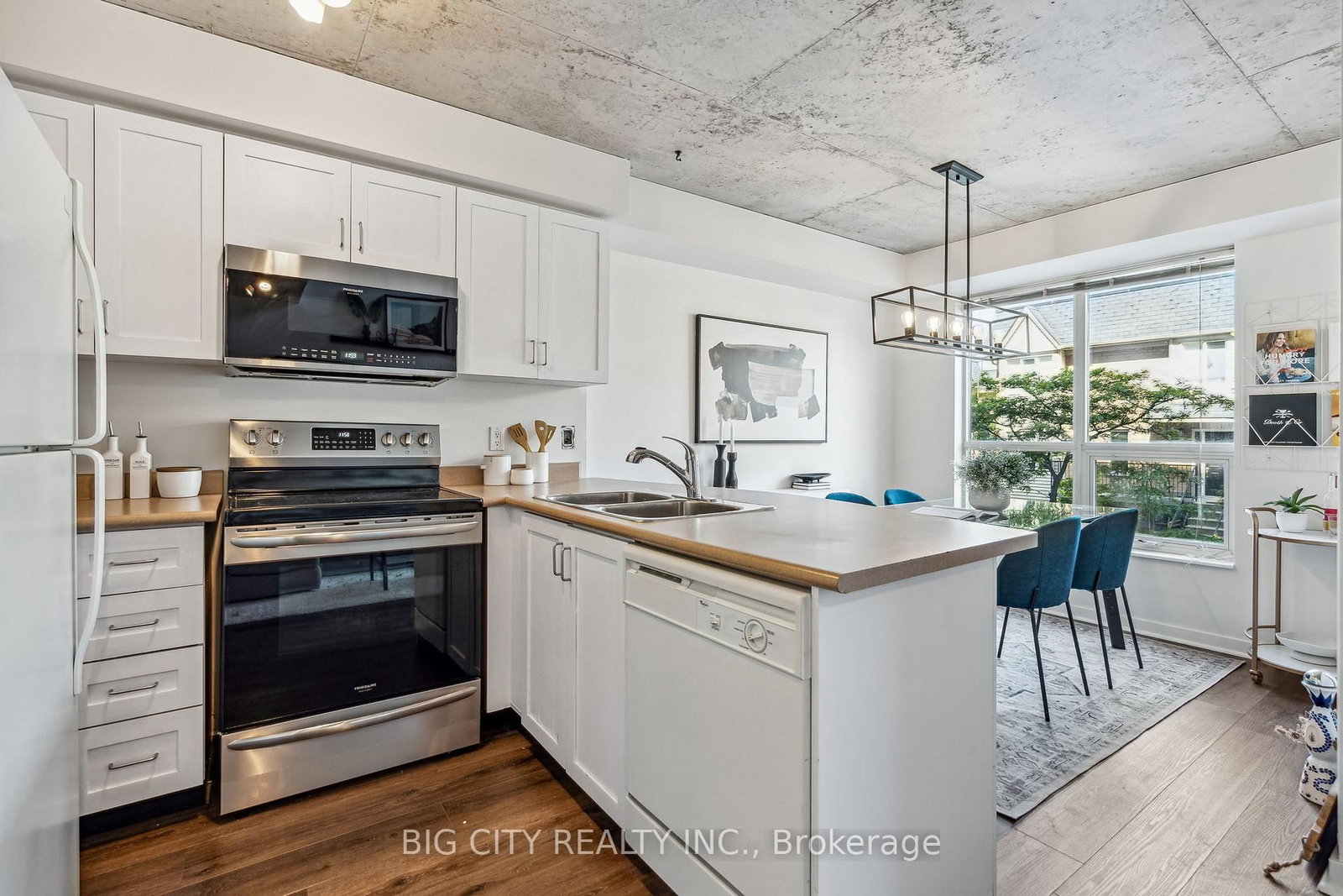 Photo 6 of 800 King Street W, Unit 202