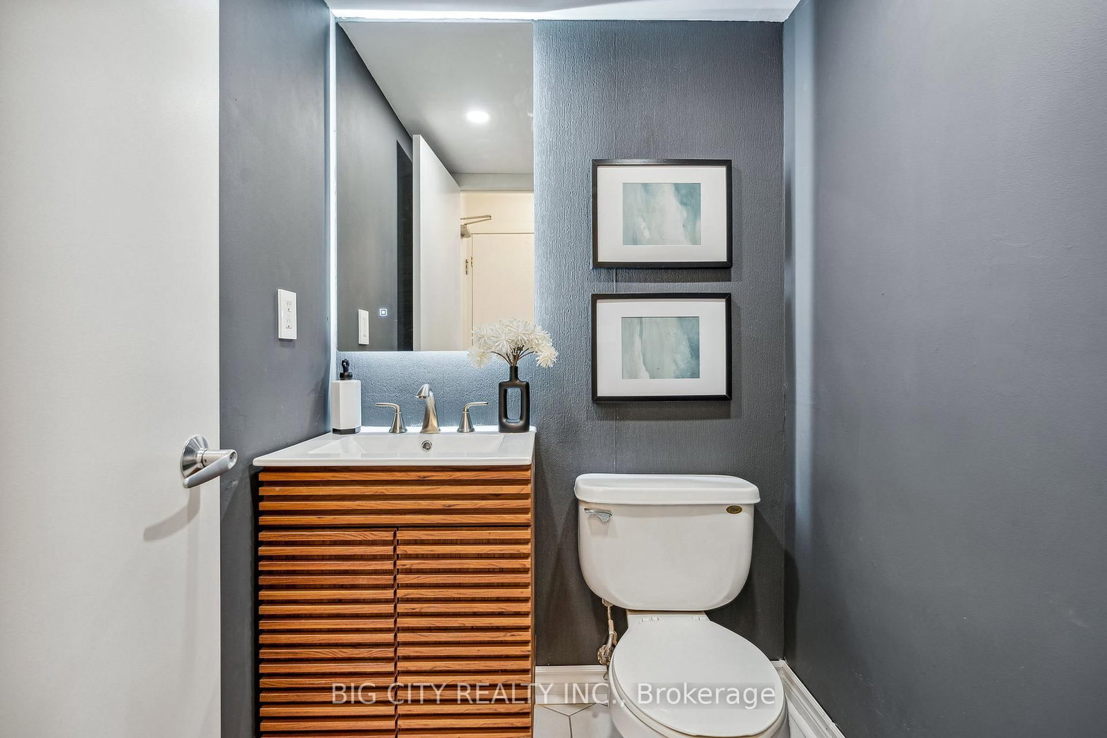 Photo 9 of 800 King Street W, Unit 202