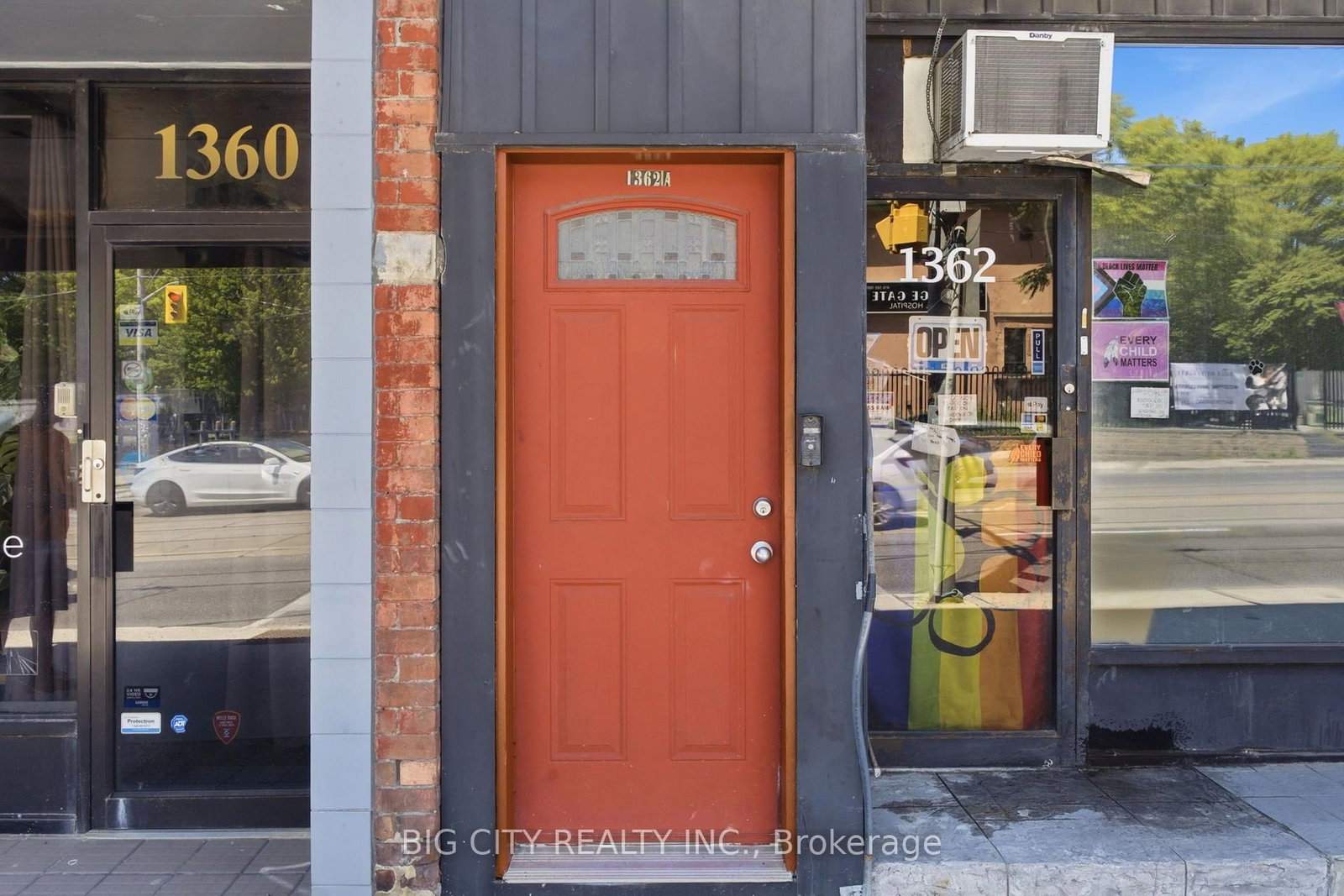 Photo 5 of 1362 Bathurst Street, Unit Upper