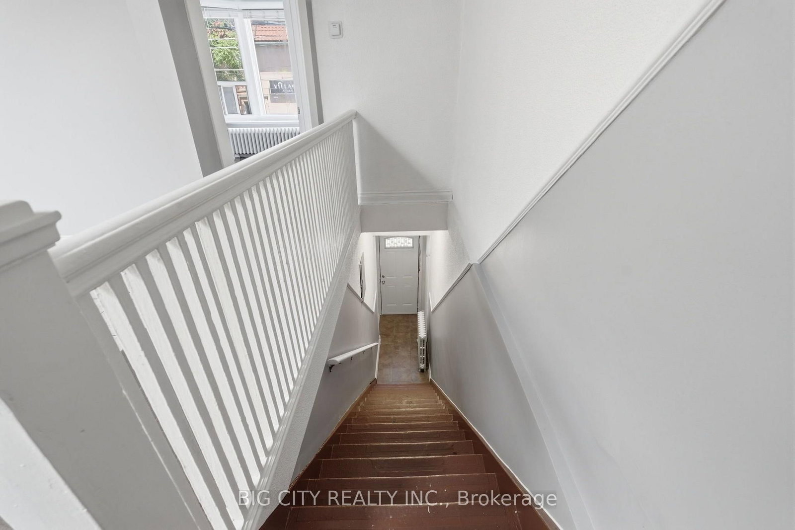Photo 6 of 1362 Bathurst Street, Unit Upper