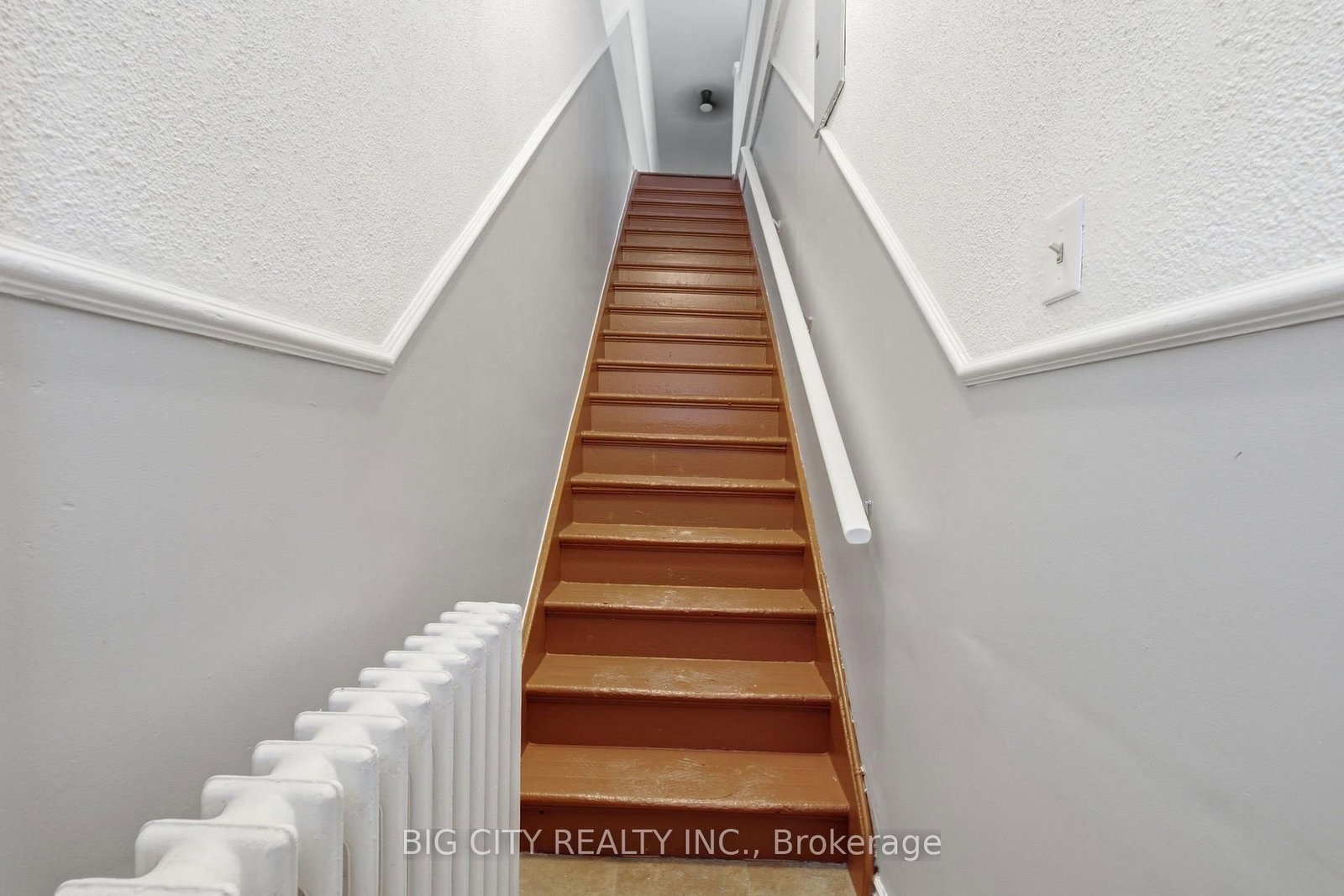 Photo 7 of 1362 Bathurst Street, Unit Upper