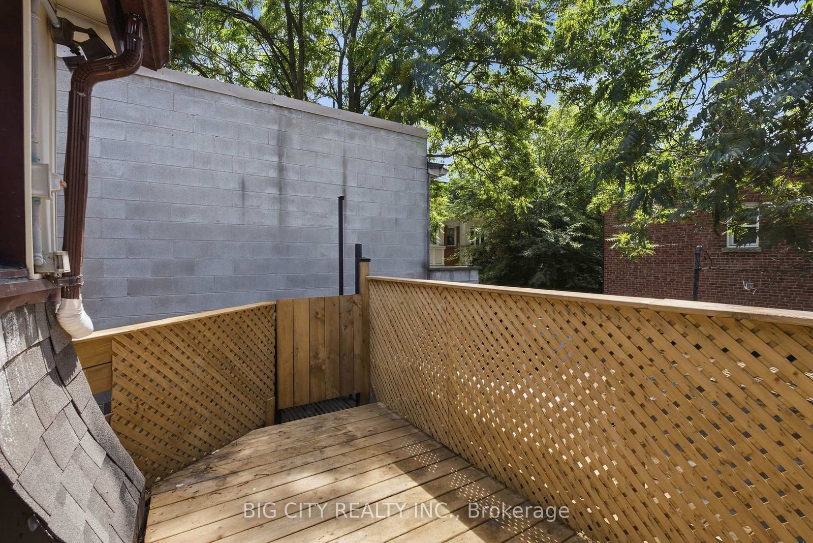 Photo 13 of 1362 Bathurst Street, Unit Upper