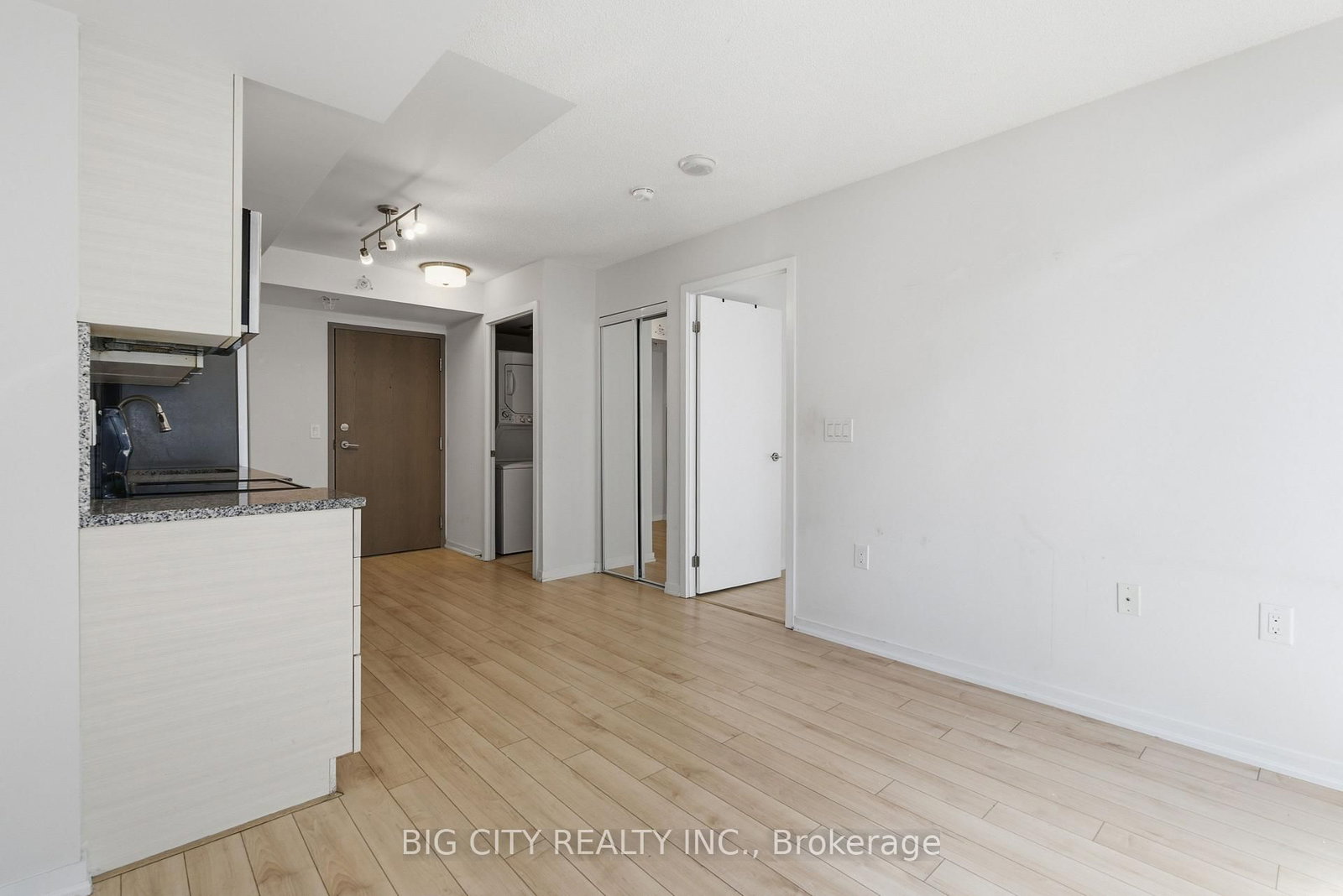 Photo 8 of 36 Lisgar Street, Unit 1701E