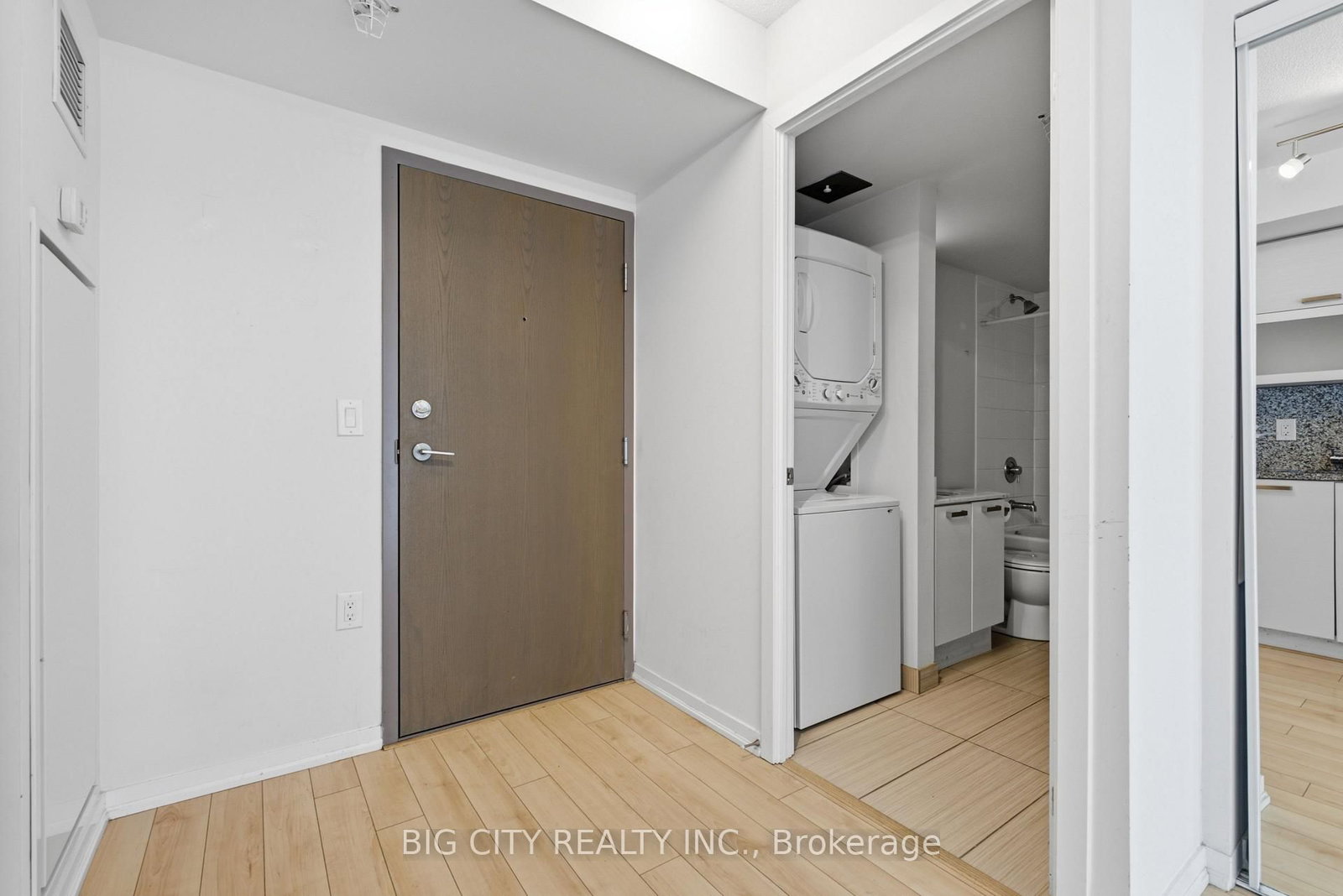 Photo 10 of 36 Lisgar Street, Unit 1701E