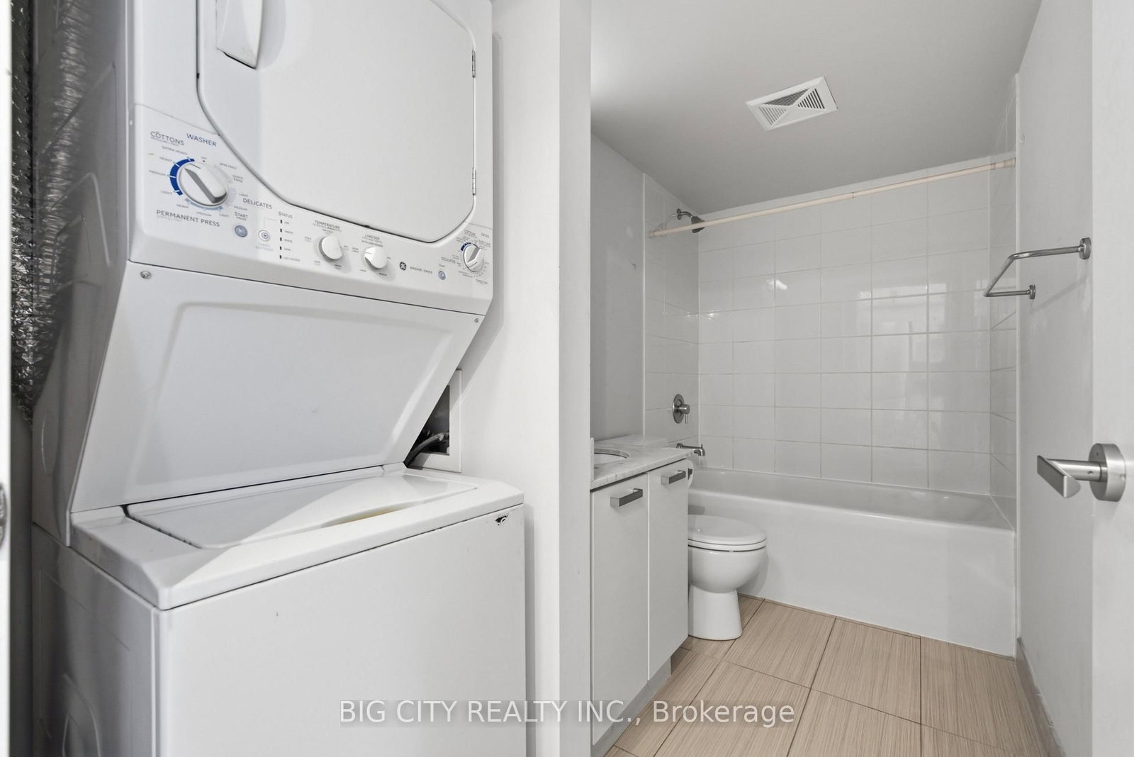 Photo 11 of 36 Lisgar Street, Unit 1701E