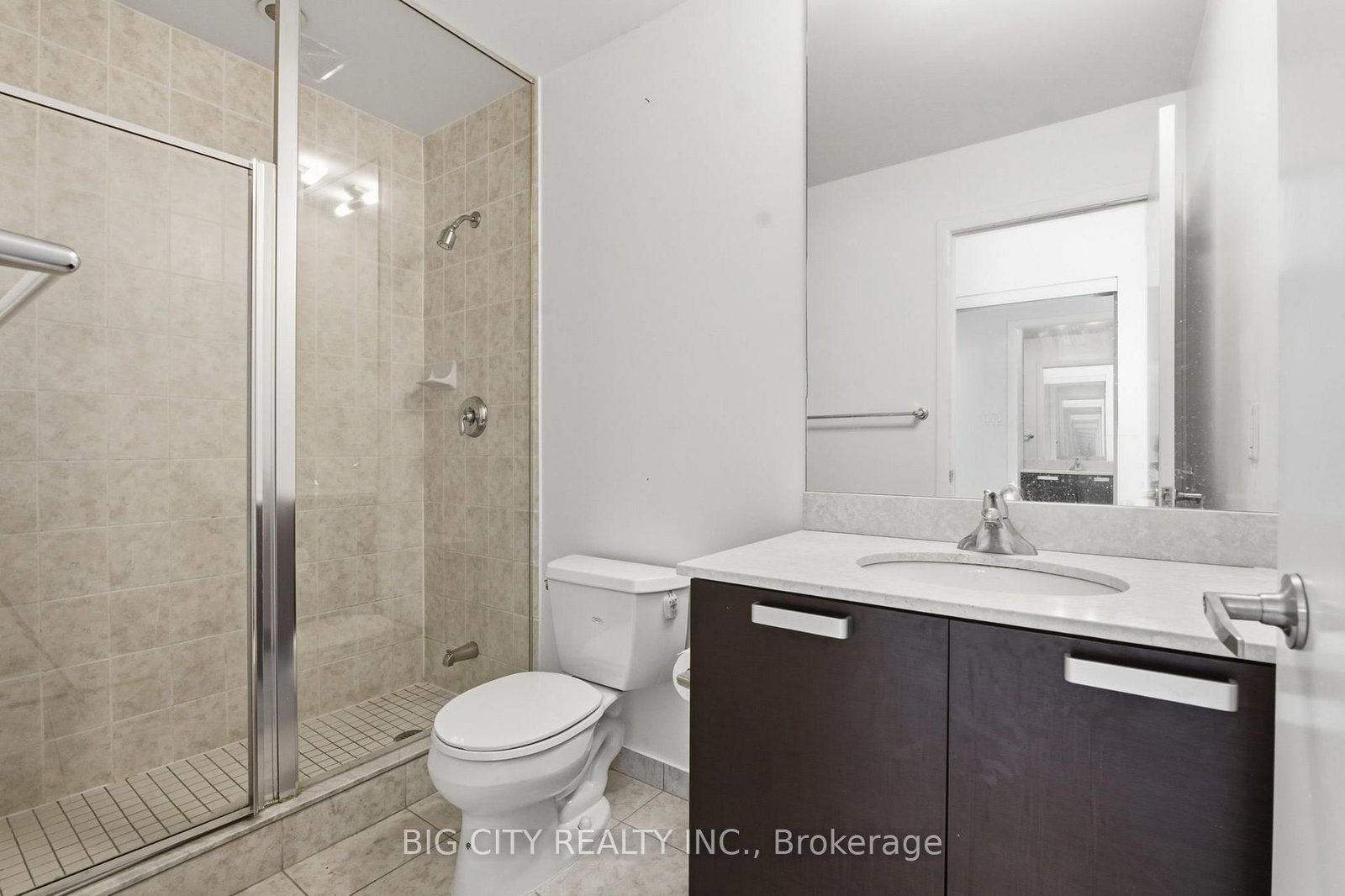 Photo 5 of 37 Grosvenor Street, Unit 2307