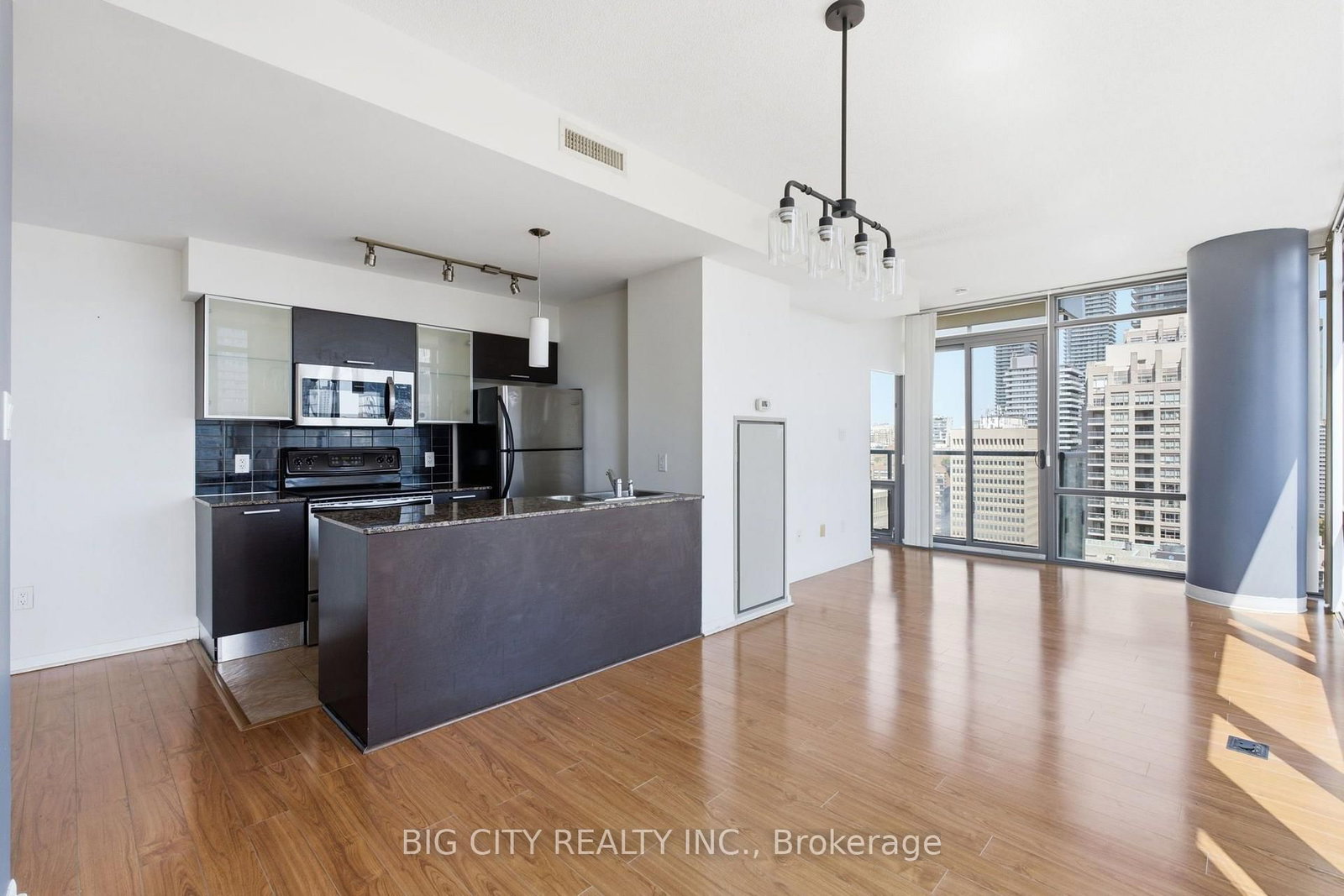 Photo 9 of 37 Grosvenor Street, Unit 2307