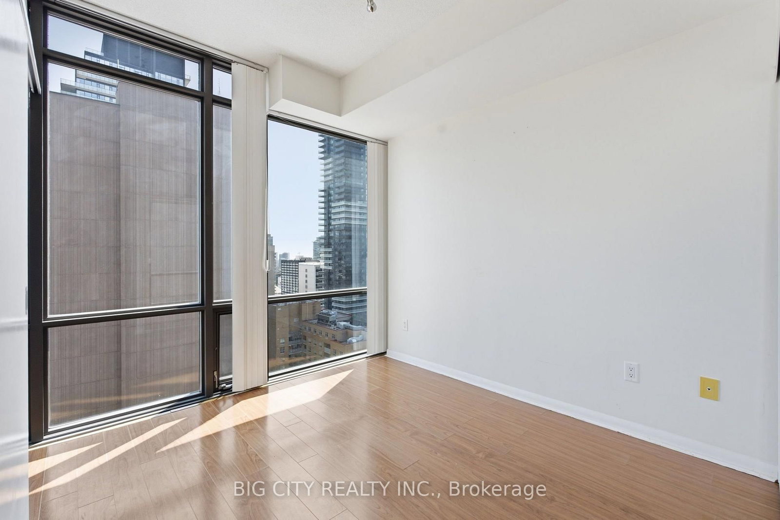 Photo 14 of 37 Grosvenor Street, Unit 2307