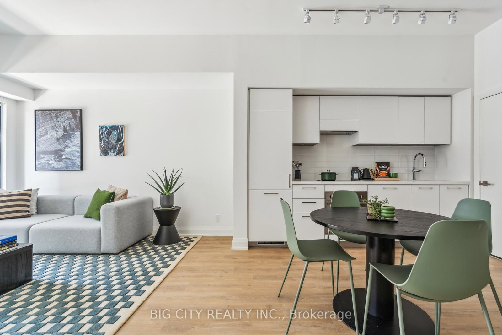 Photo 2 of 36 Brentcliffe Road, Unit 307