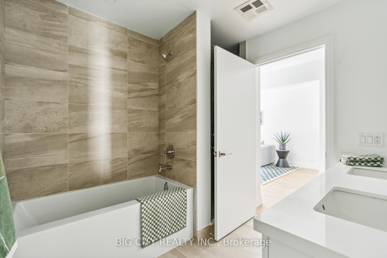 Photo 9 of 36 Brentcliffe Road, Unit 307