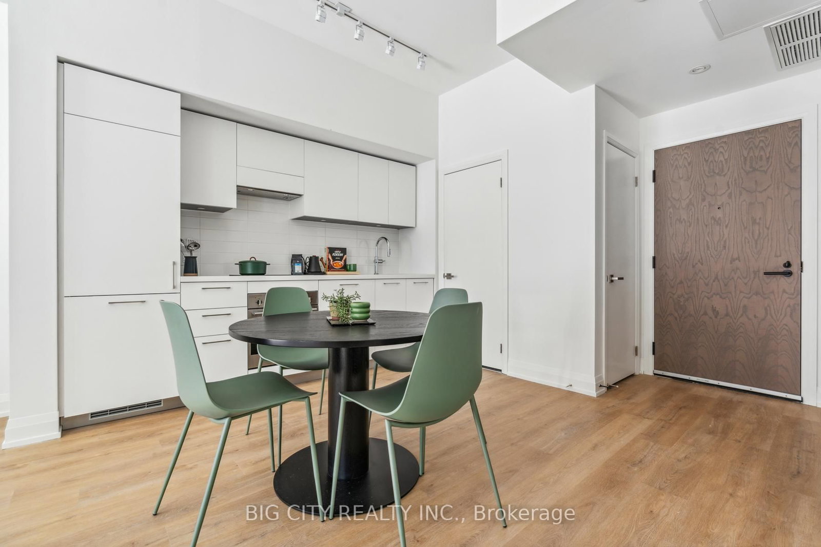 Photo 15 of 36 Brentcliffe Road, Unit 307