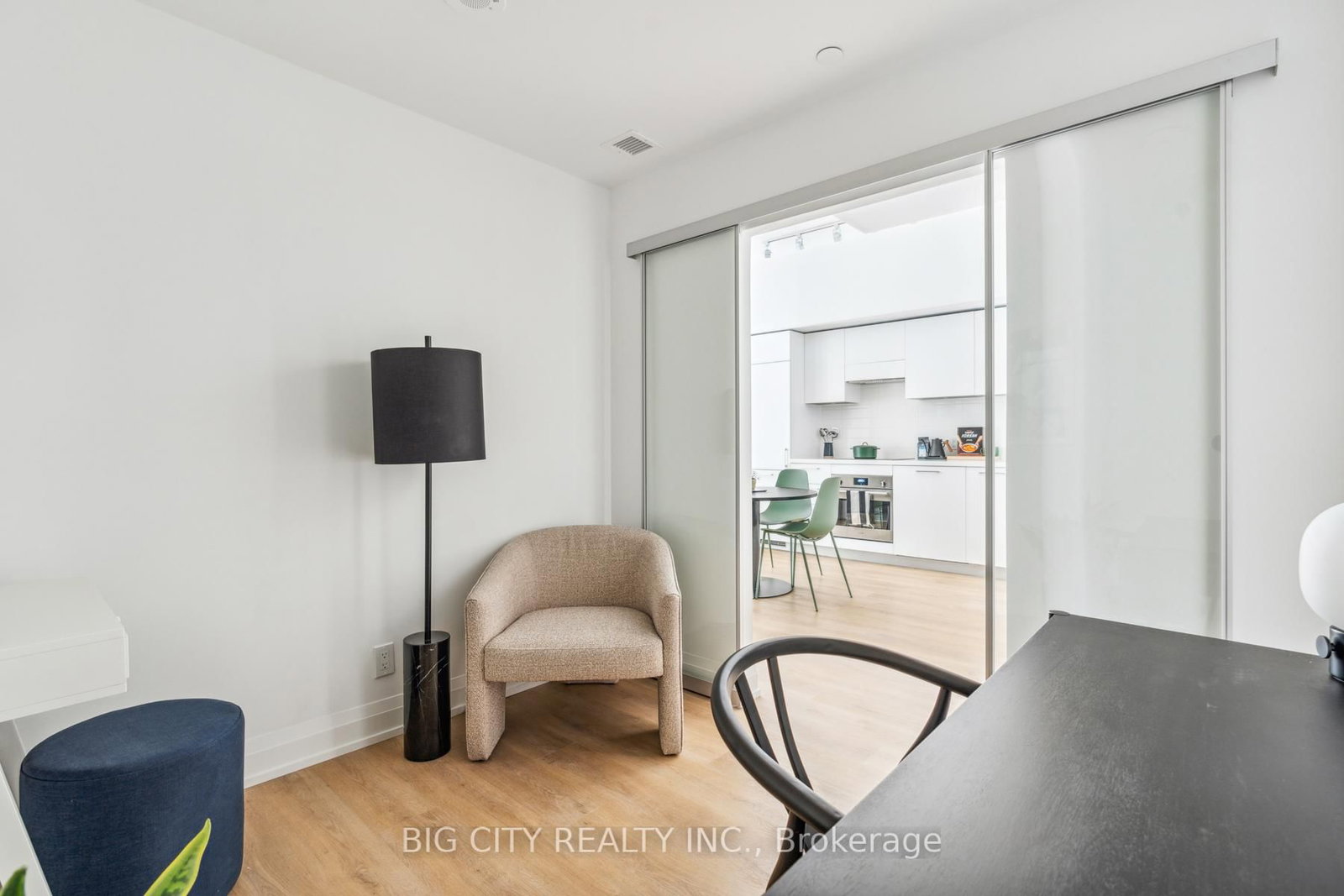 Photo 17 of 36 Brentcliffe Road, Unit 307