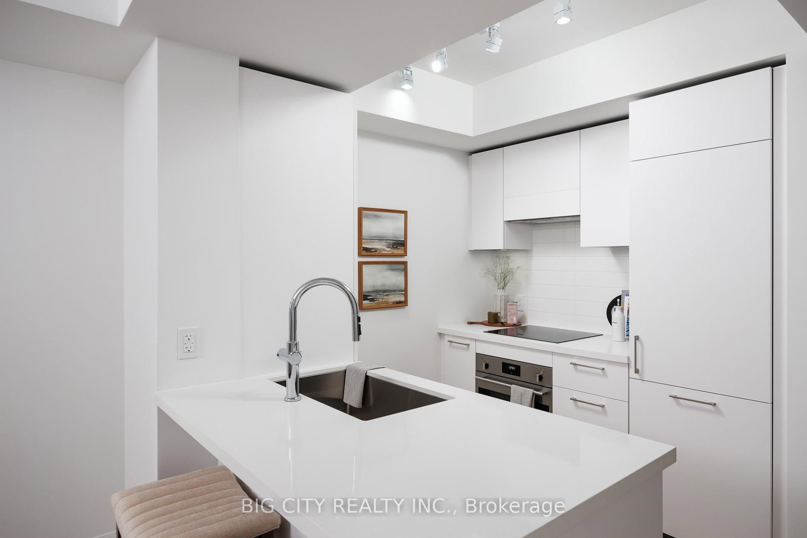 Photo 4 of 36 Brentcliffe Road, Unit 704