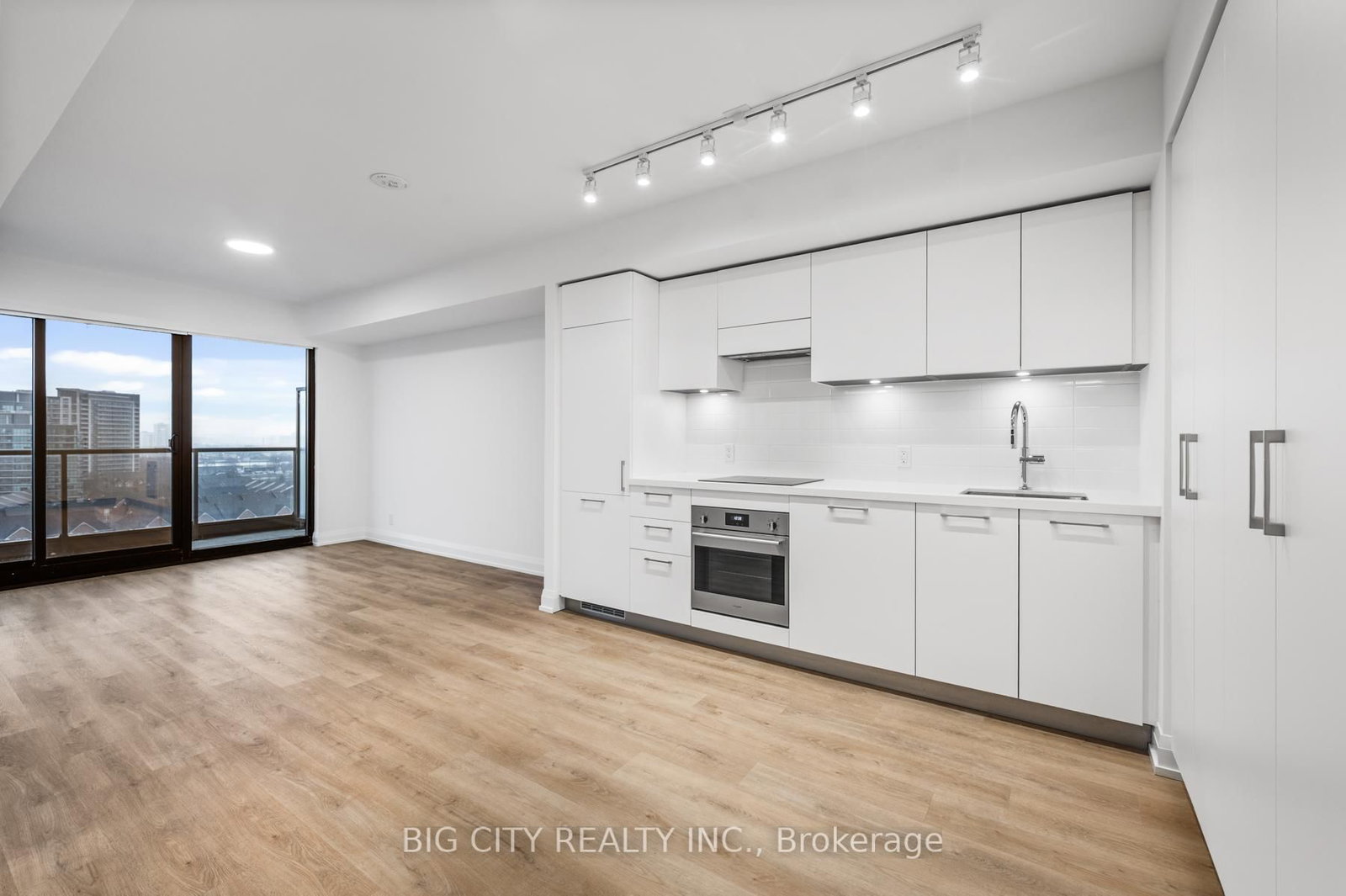 Photo 3 of 36 Brentcliffe Road, Unit 714