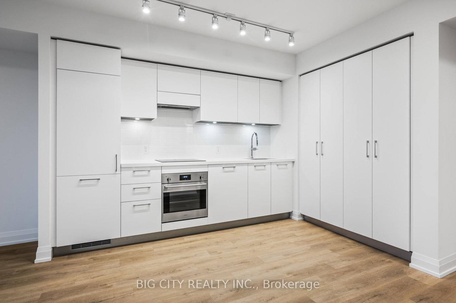 Photo 4 of 36 Brentcliffe Road, Unit 714