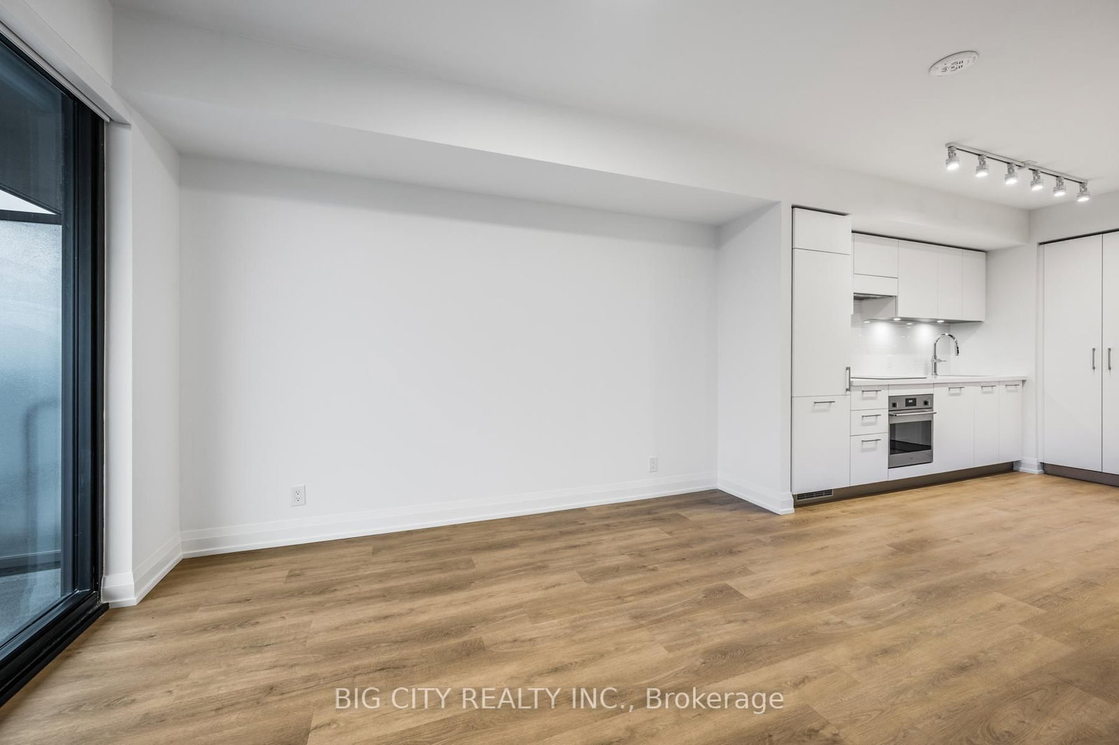 Photo 11 of 36 Brentcliffe Road, Unit 714