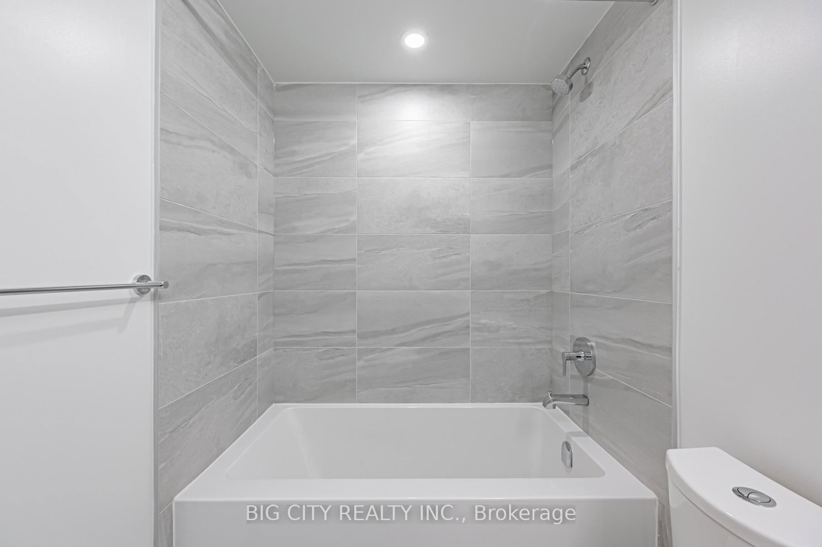 Photo 19 of 36 Brentcliffe Road, Unit 714