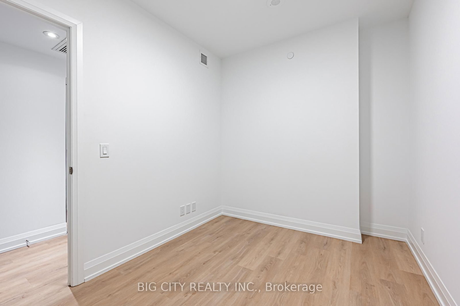 Photo 23 of 36 Brentcliffe Road, Unit 714