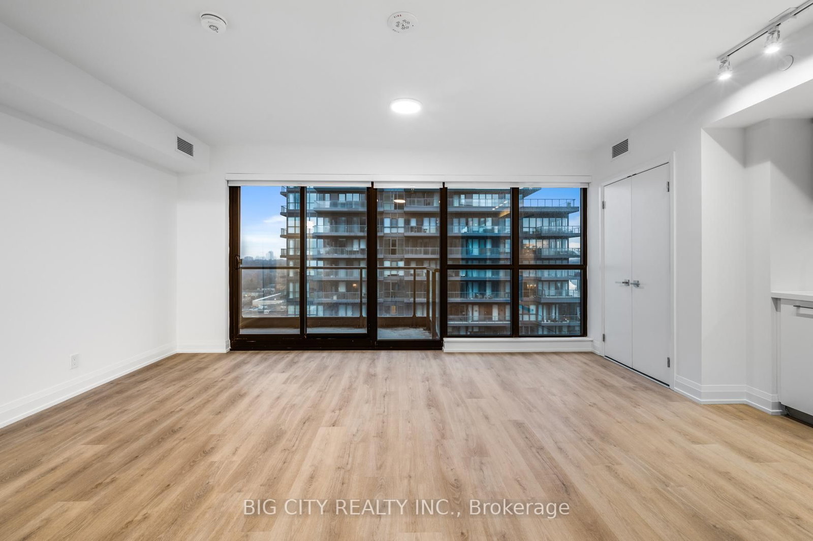 Photo 2 of 36 Brentcliffe Road, Unit 801