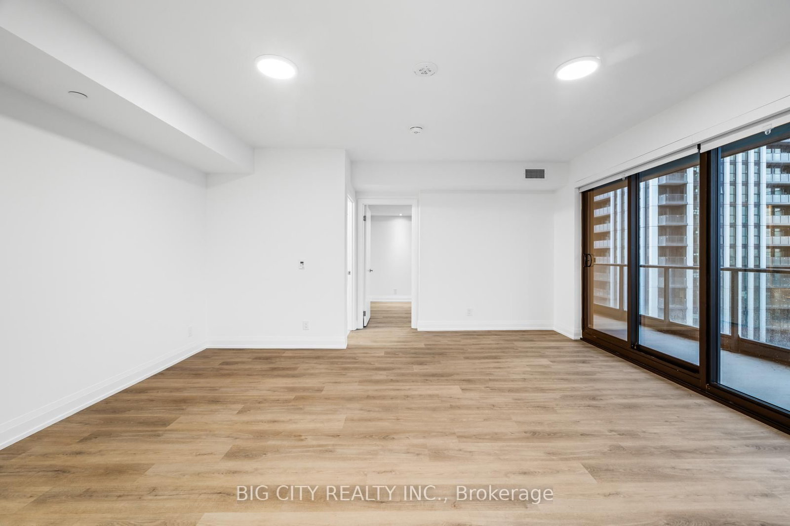 Photo 3 of 36 Brentcliffe Road, Unit 801