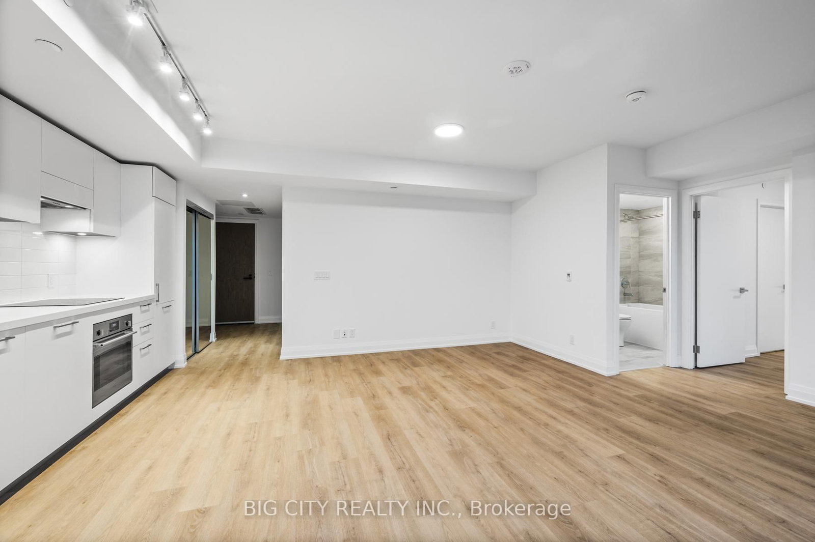Photo 4 of 36 Brentcliffe Road, Unit 801