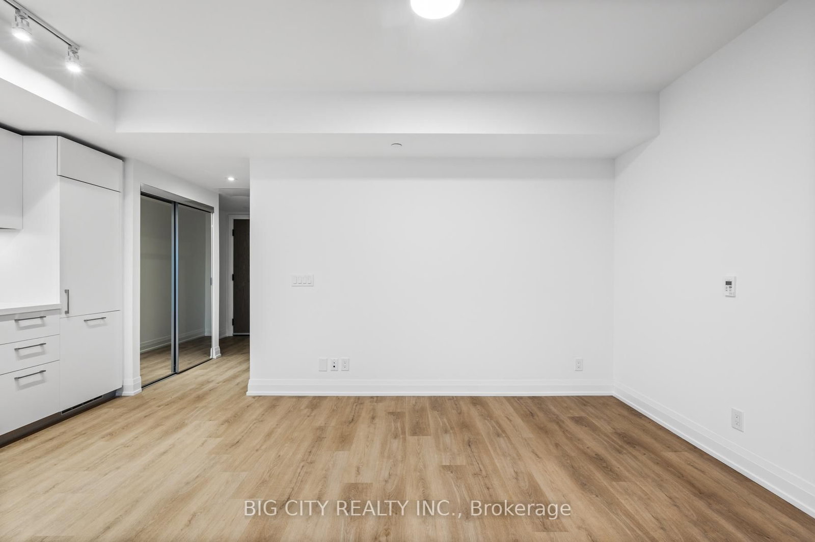 Photo 6 of 36 Brentcliffe Road, Unit 801
