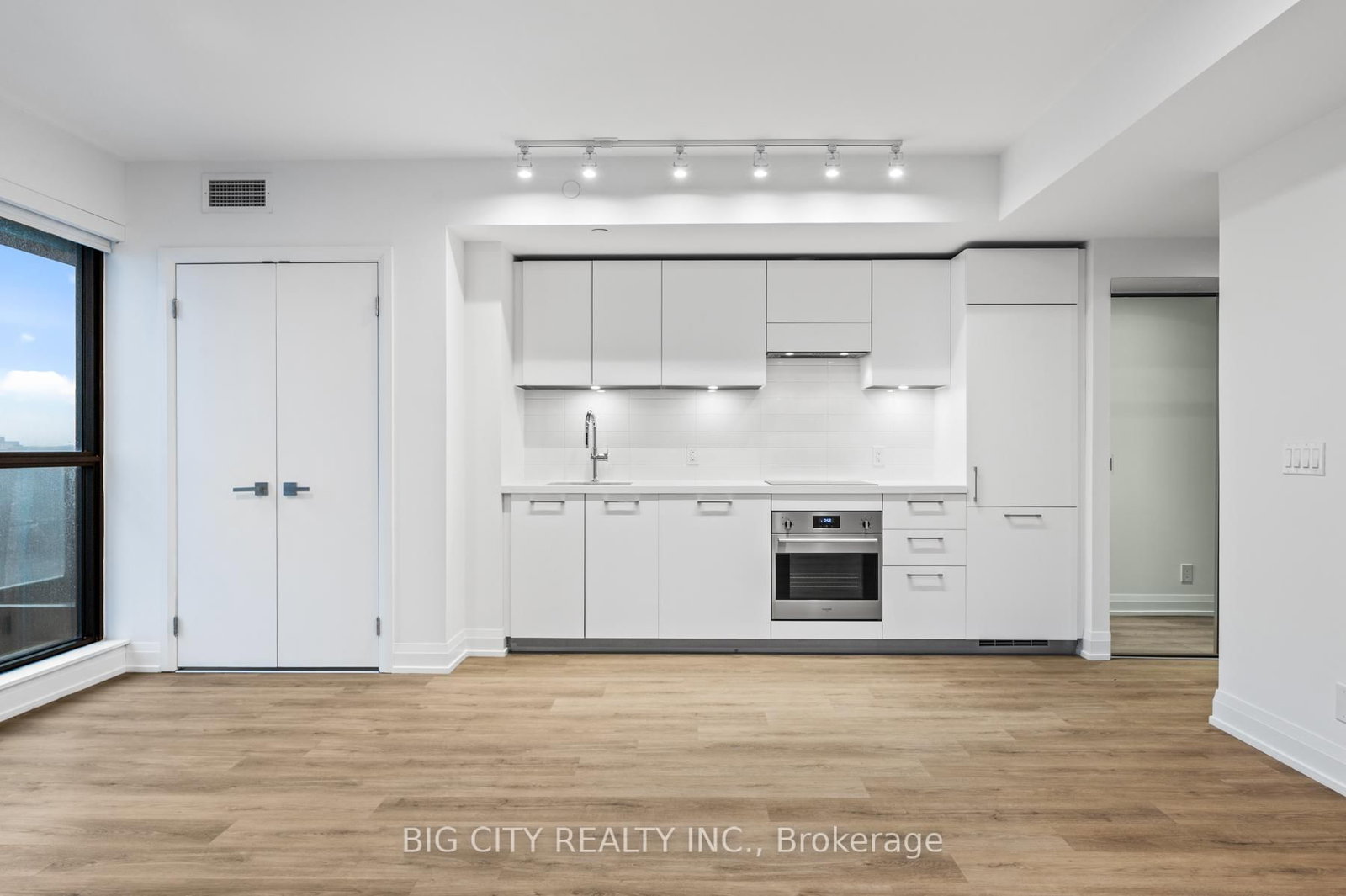 Photo 8 of 36 Brentcliffe Road, Unit 801