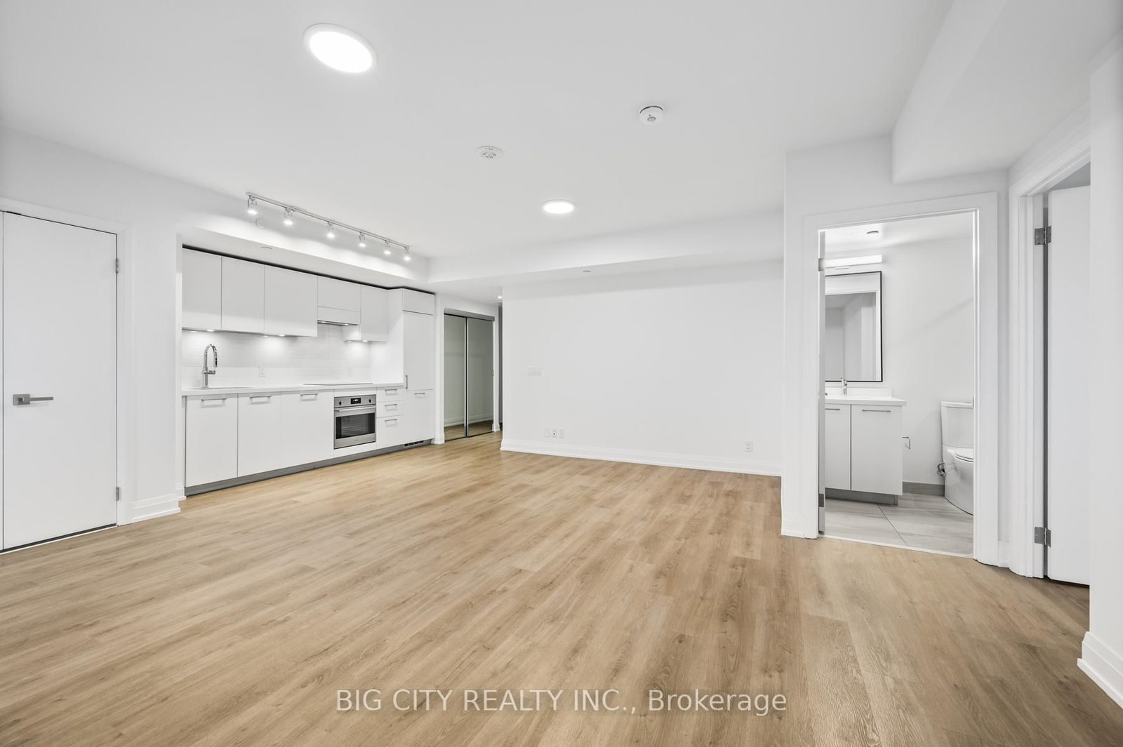 Photo 11 of 36 Brentcliffe Road, Unit 801