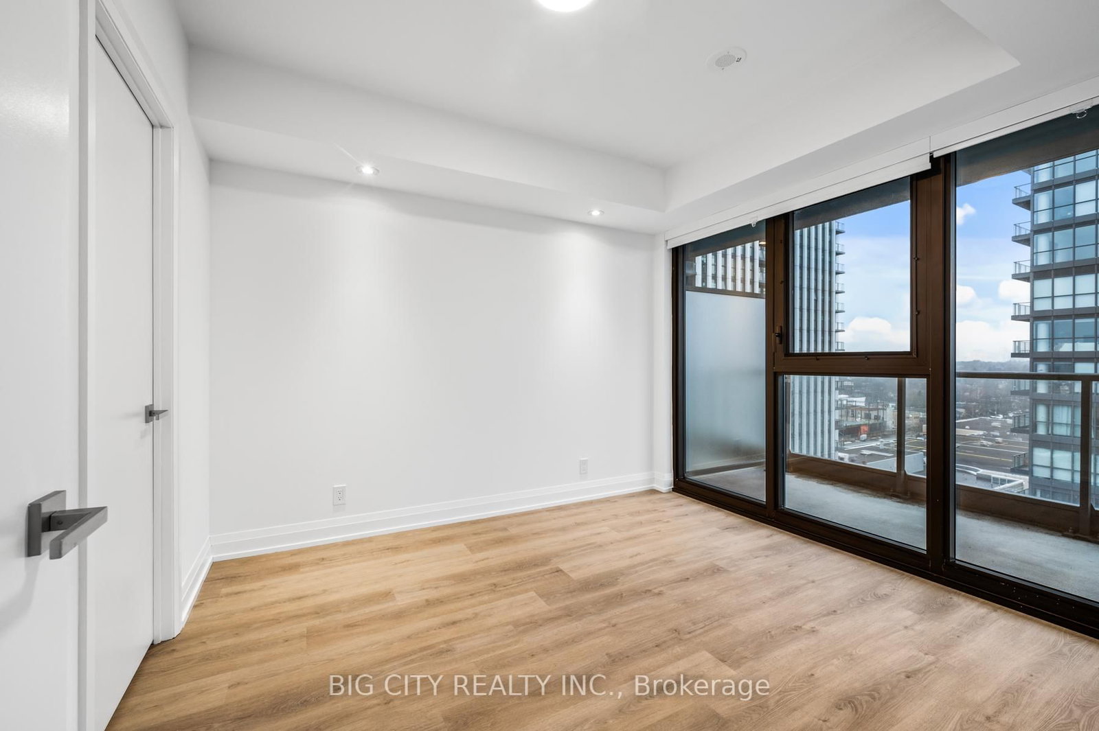 Photo 12 of 36 Brentcliffe Road, Unit 801
