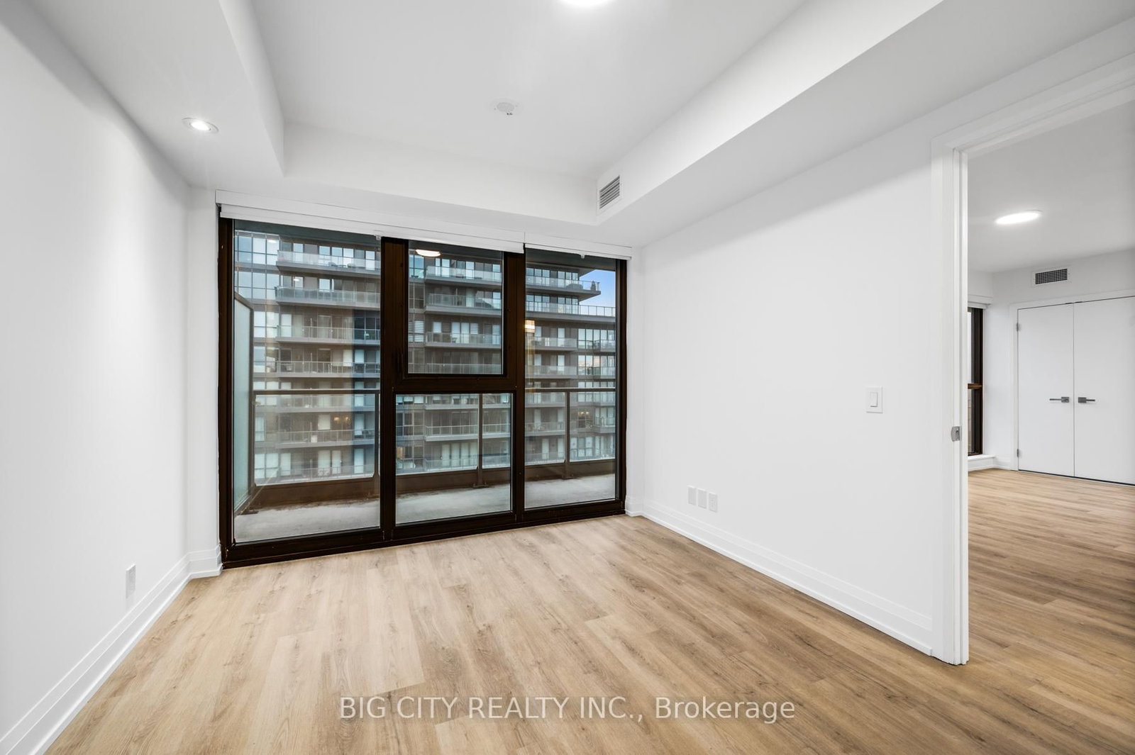 Photo 13 of 36 Brentcliffe Road, Unit 801