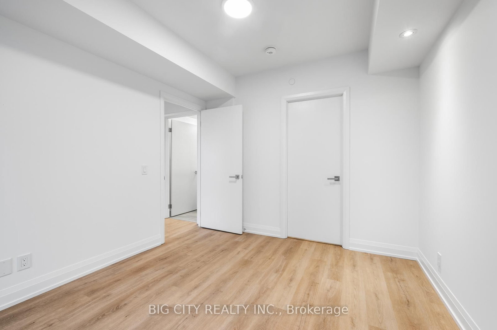Photo 15 of 36 Brentcliffe Road, Unit 801