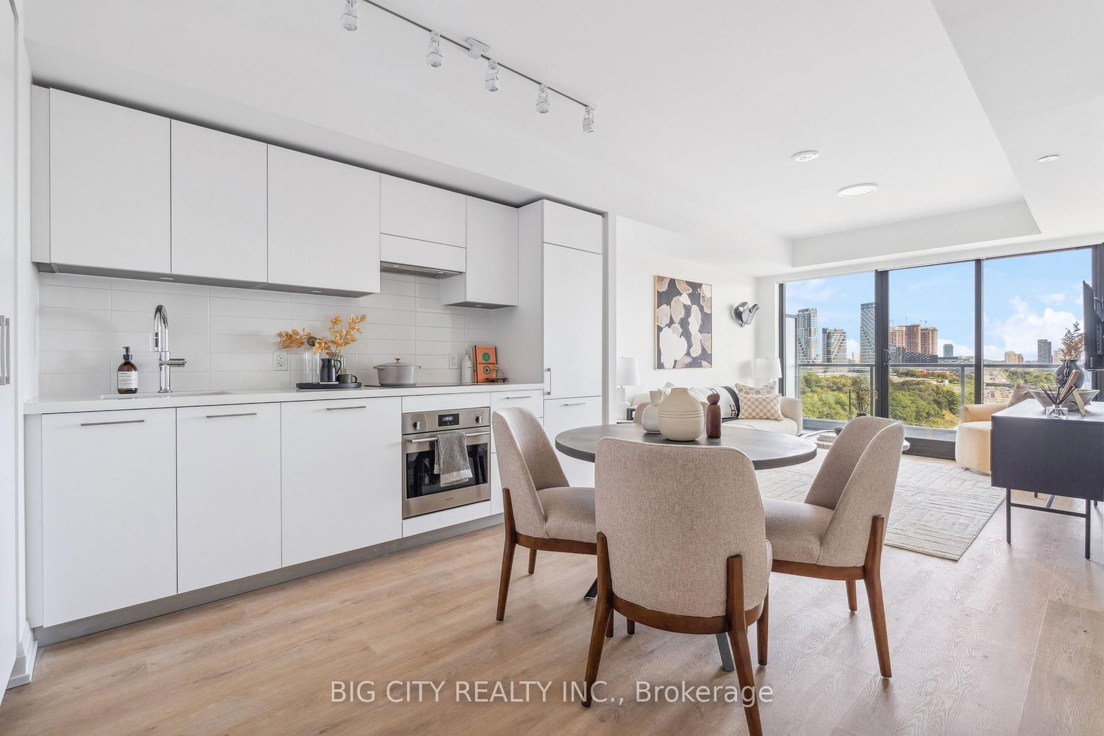 Photo 2 of 36 Brentcliffe Road, Unit 811