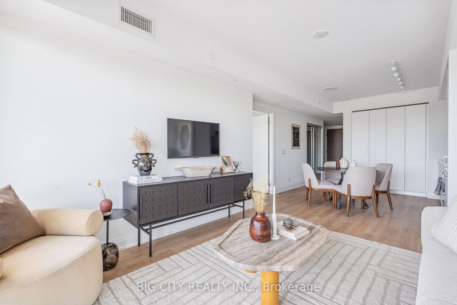 Photo 6 of 36 Brentcliffe Road, Unit 811