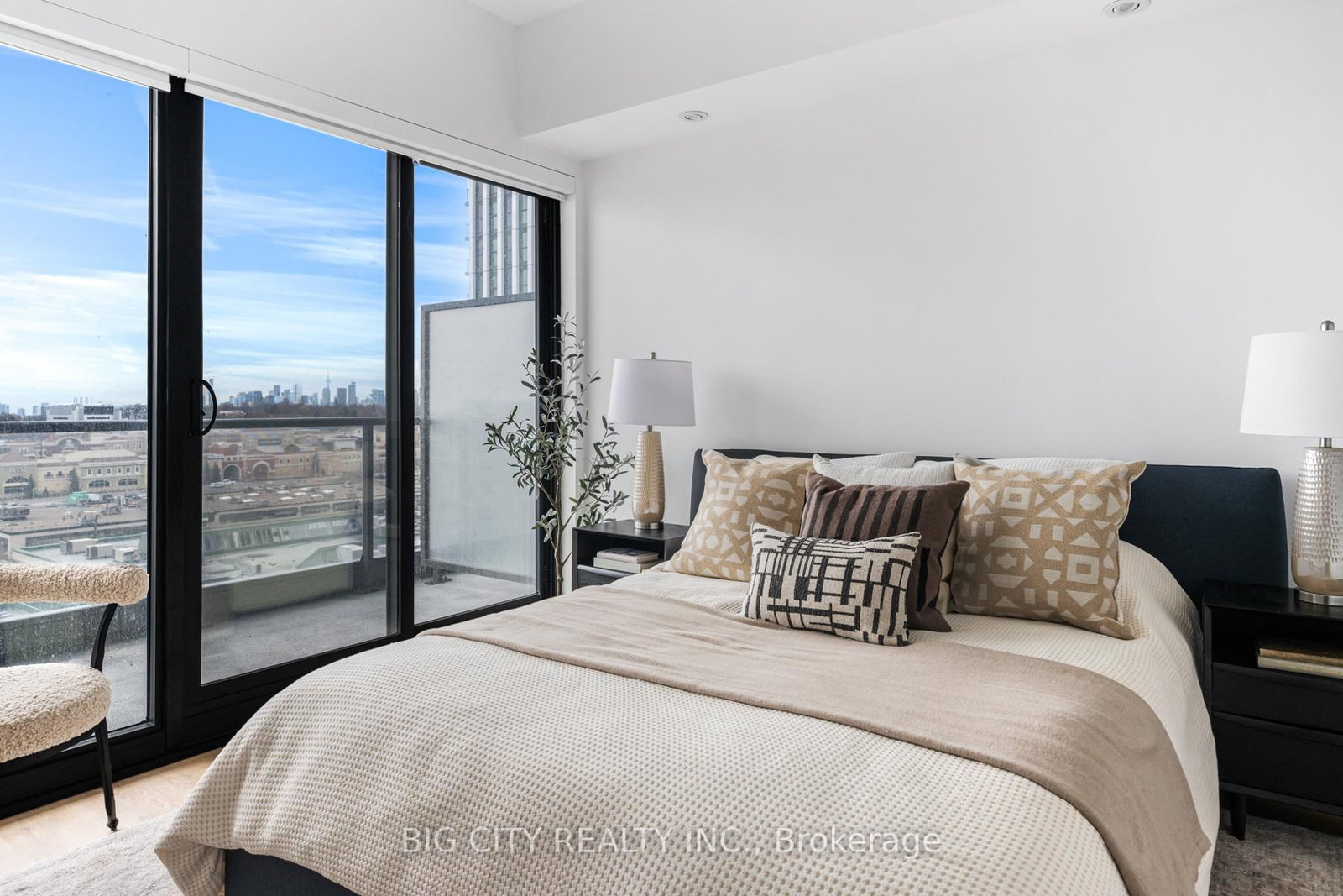 Photo 27 of 36 Brentcliffe Road, Unit 816